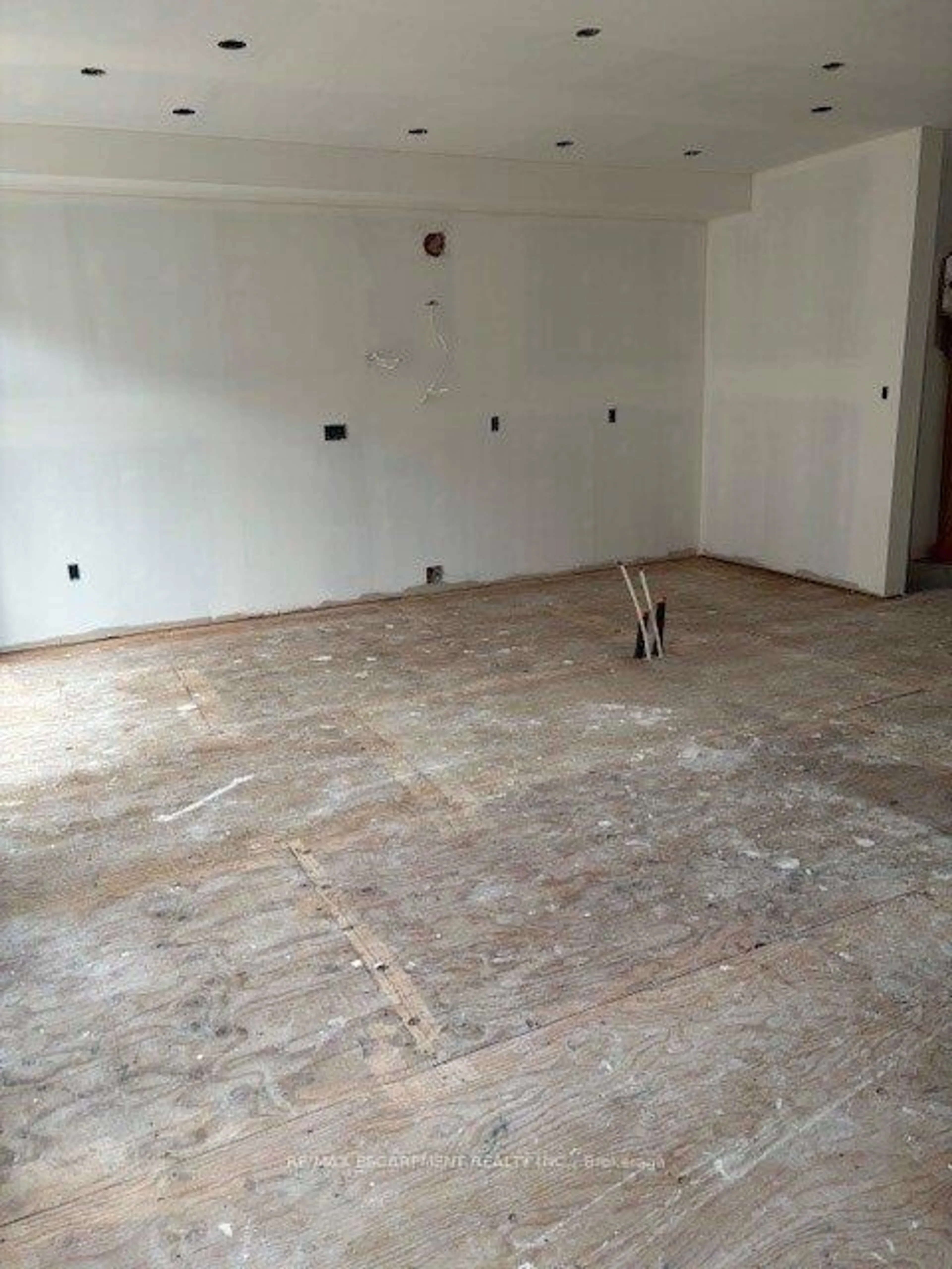 A pic of a room for 24 Sagewood Dr, Hamilton Ontario L9B 0K7
