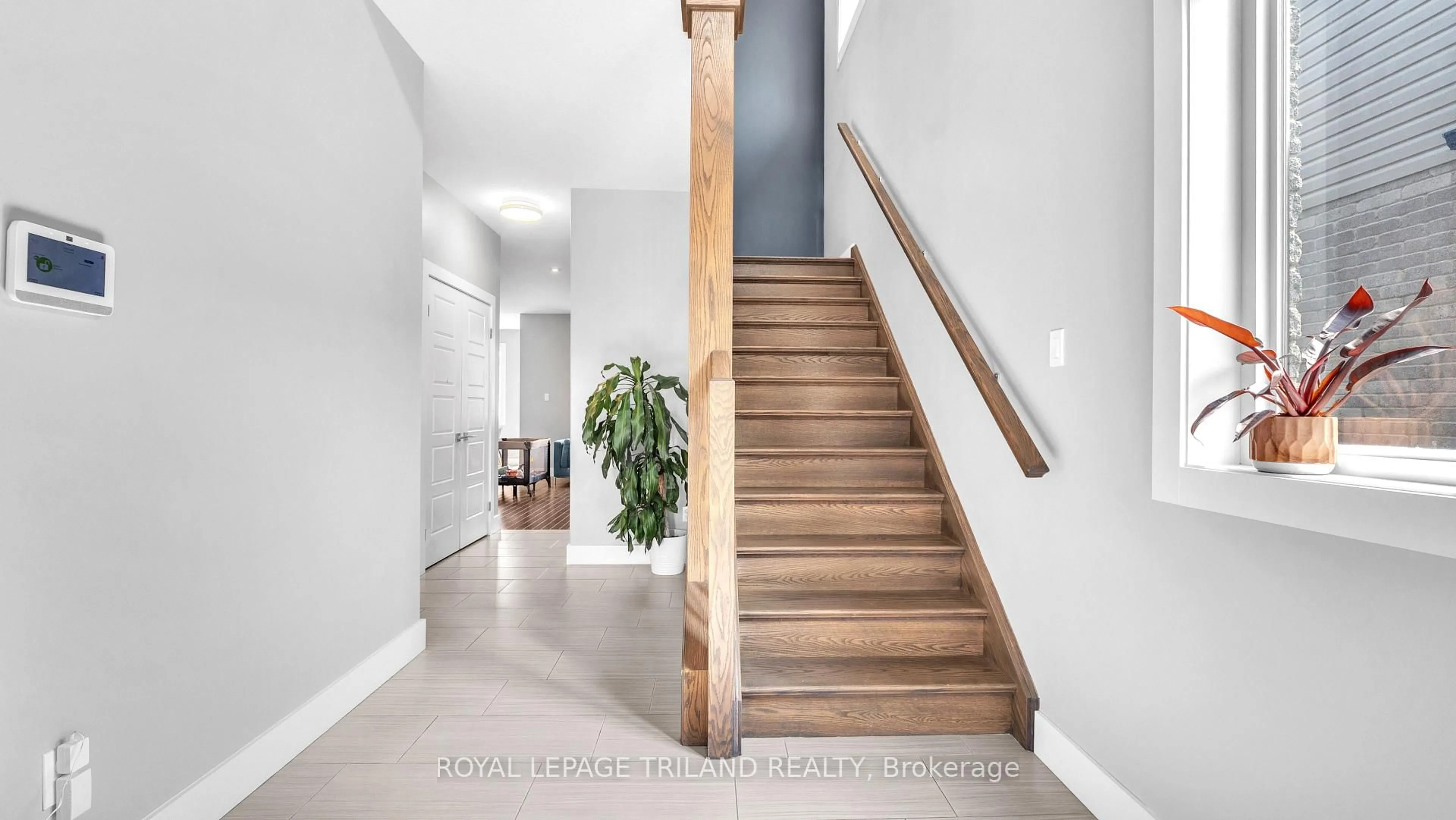 Unknown for 500 Sophia Cres, London North Ontario N6G 0T5