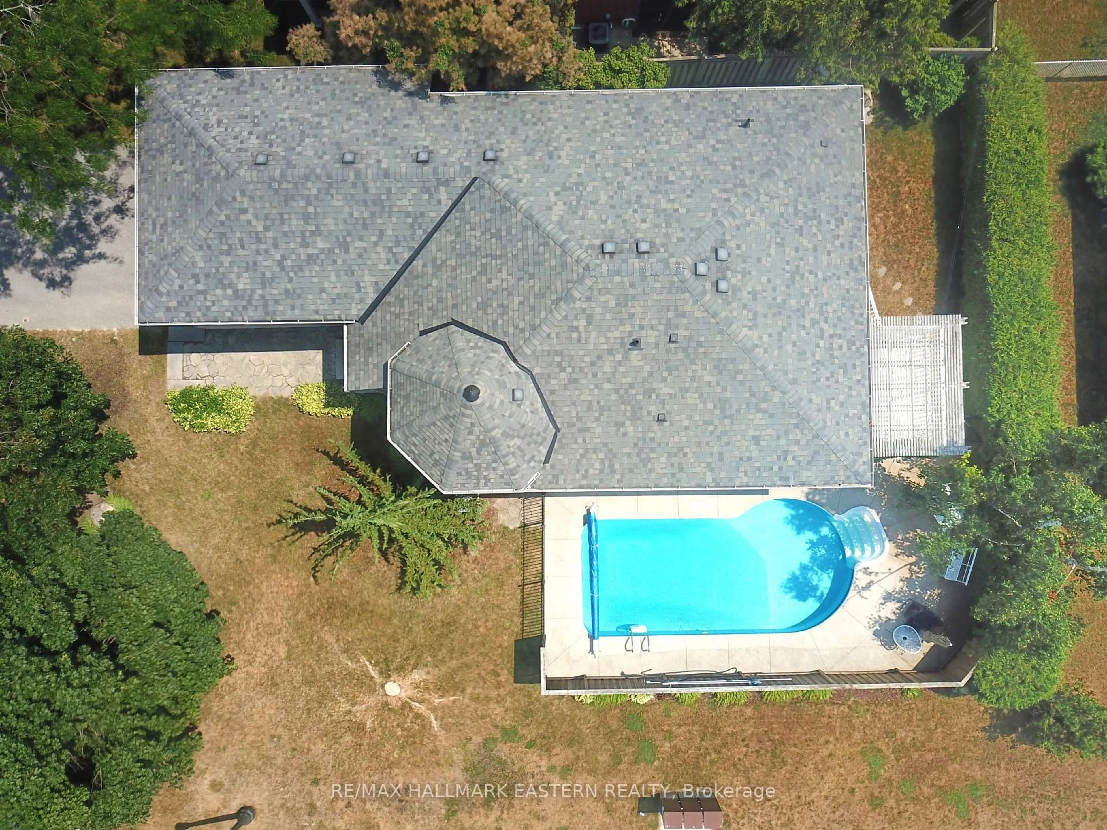 A pic from outside/outdoor area/front of a property/back of a property/a pic from drone, unknown for 1259 Wildlark Dr, Peterborough West Ontario K9K 2J7
