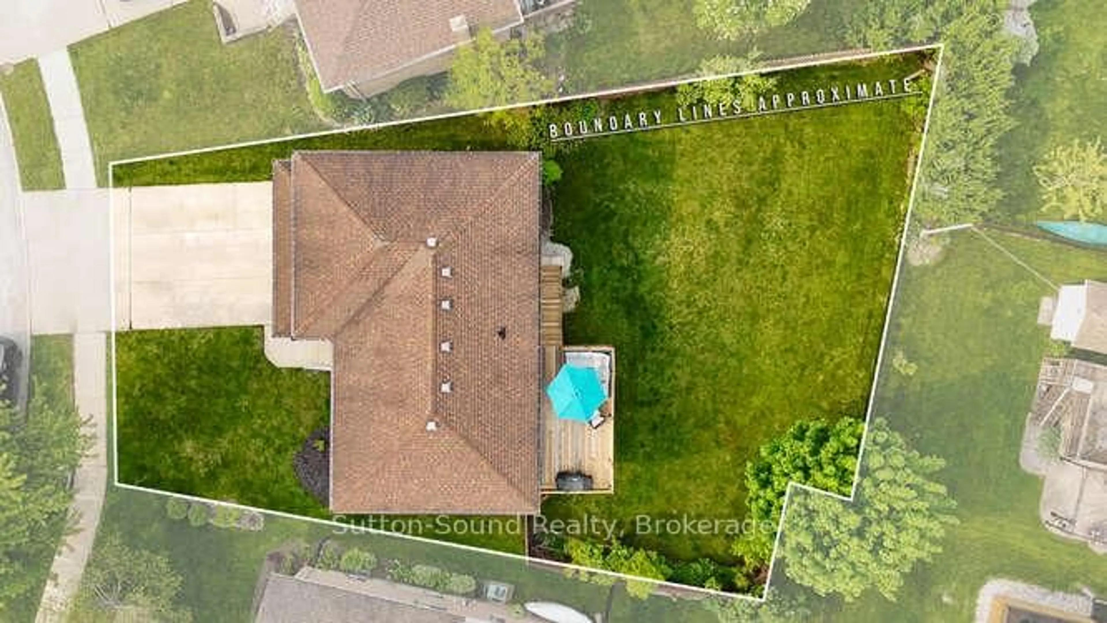 A pic from outside/outdoor area/front of a property/back of a property/a pic from drone, unknown for 2667 8th Ave, Owen Sound Ontario N4K 6S5