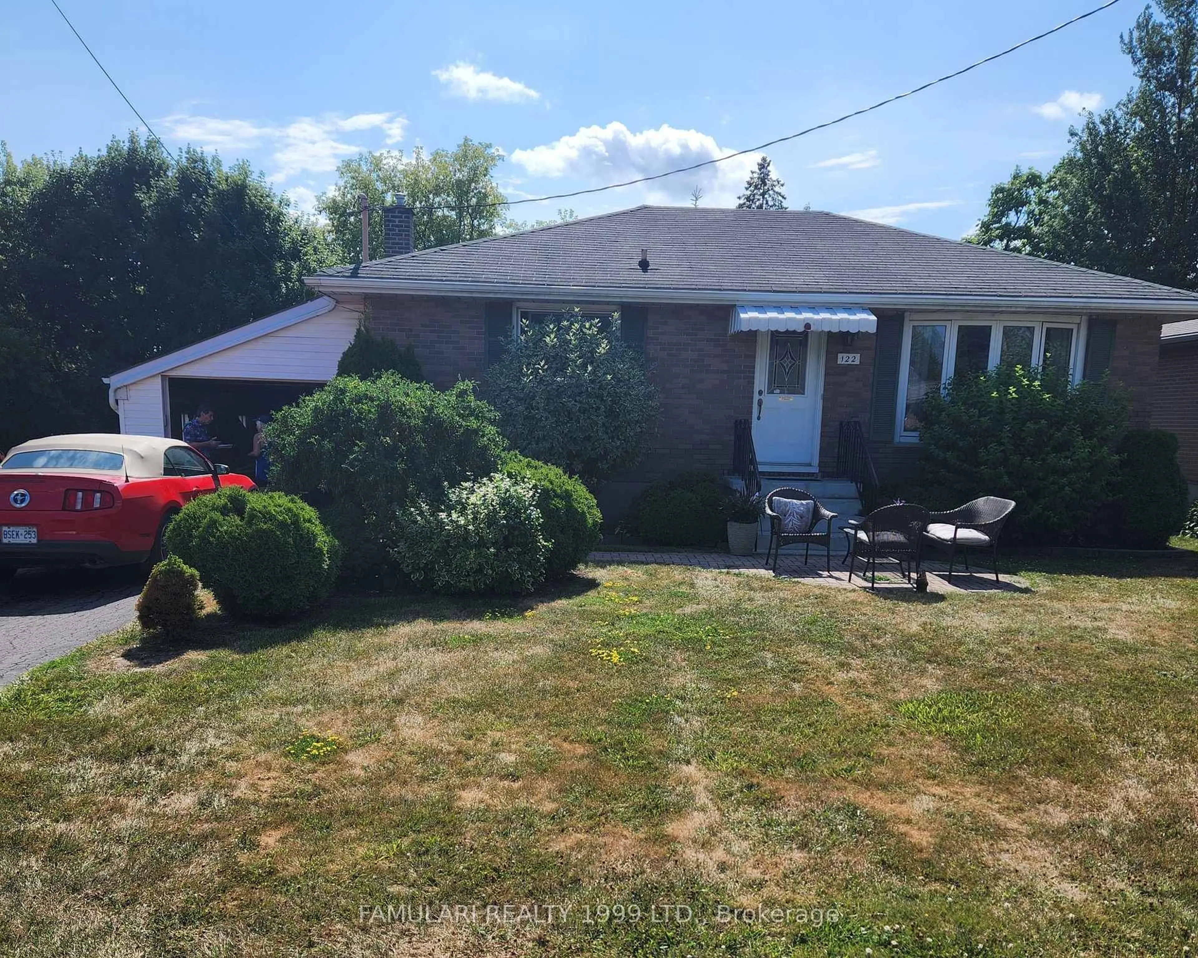 A pic from outside/outdoor area/front of a property/back of a property/a pic from drone, street for 122 Gilbert St, Belleville Ontario K8P 3H2