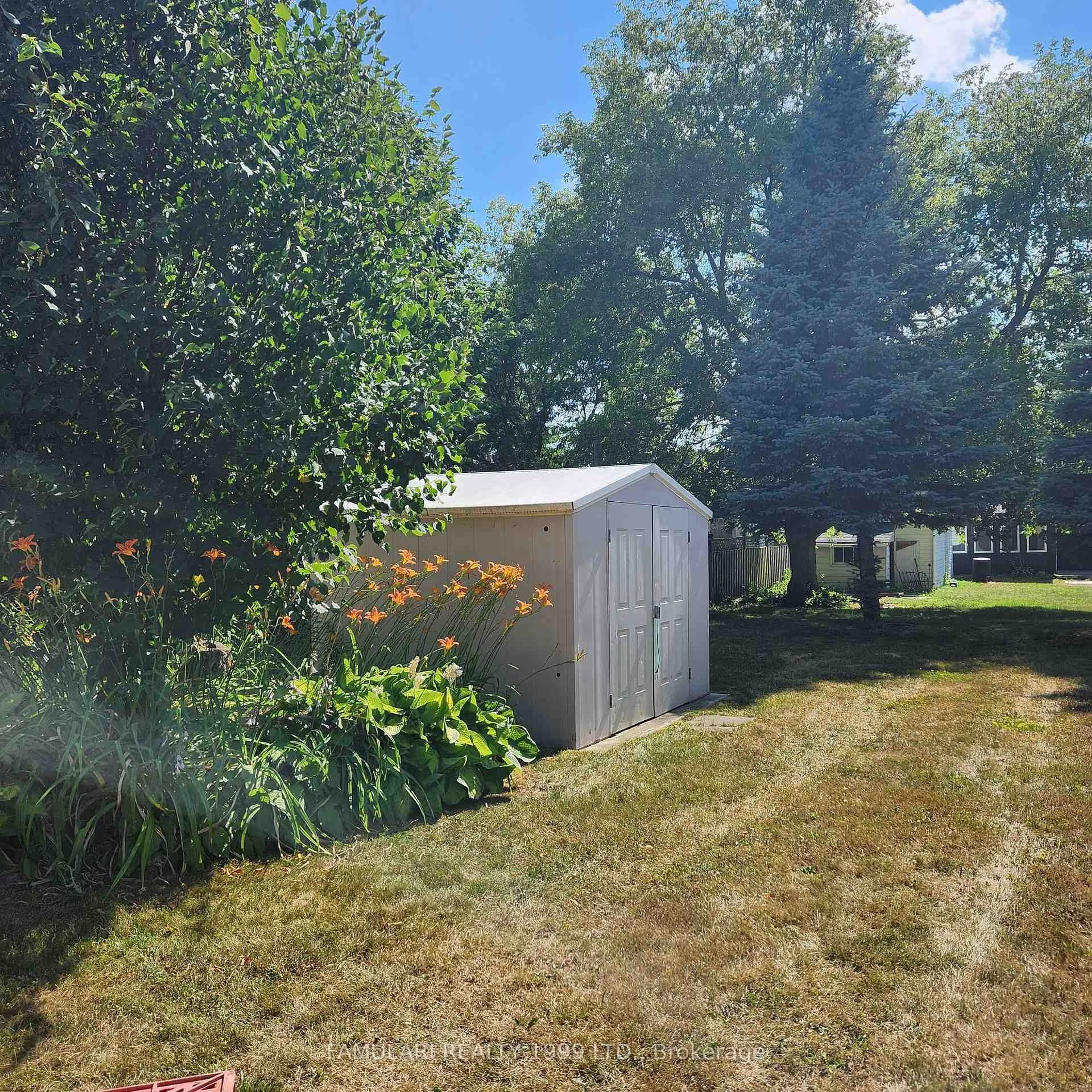 Shed for 122 Gilbert St, Belleville Ontario K8P 3H2