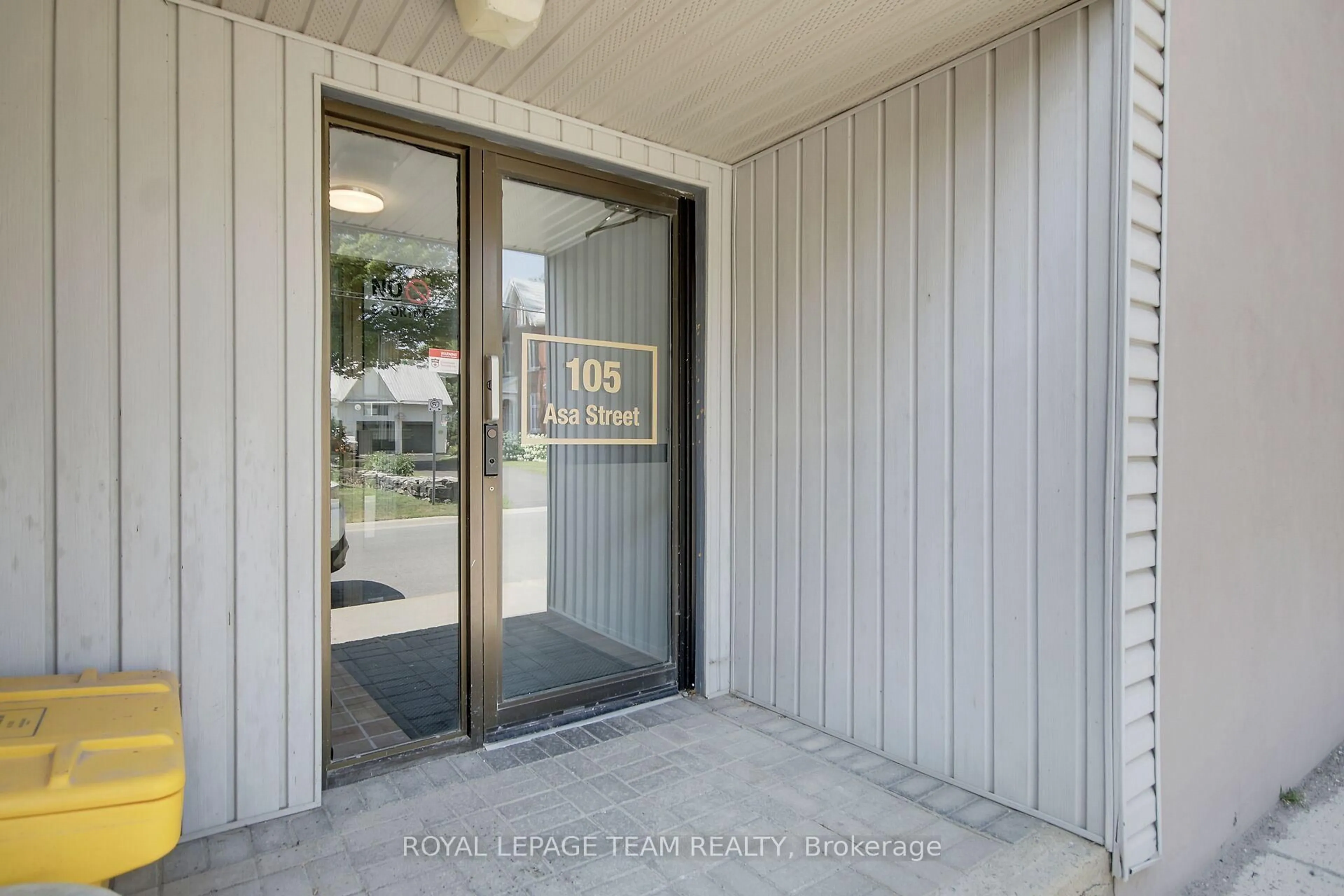Indoor entryway for 105 Asa St #104, North Grenville Ontario K0G 1J0