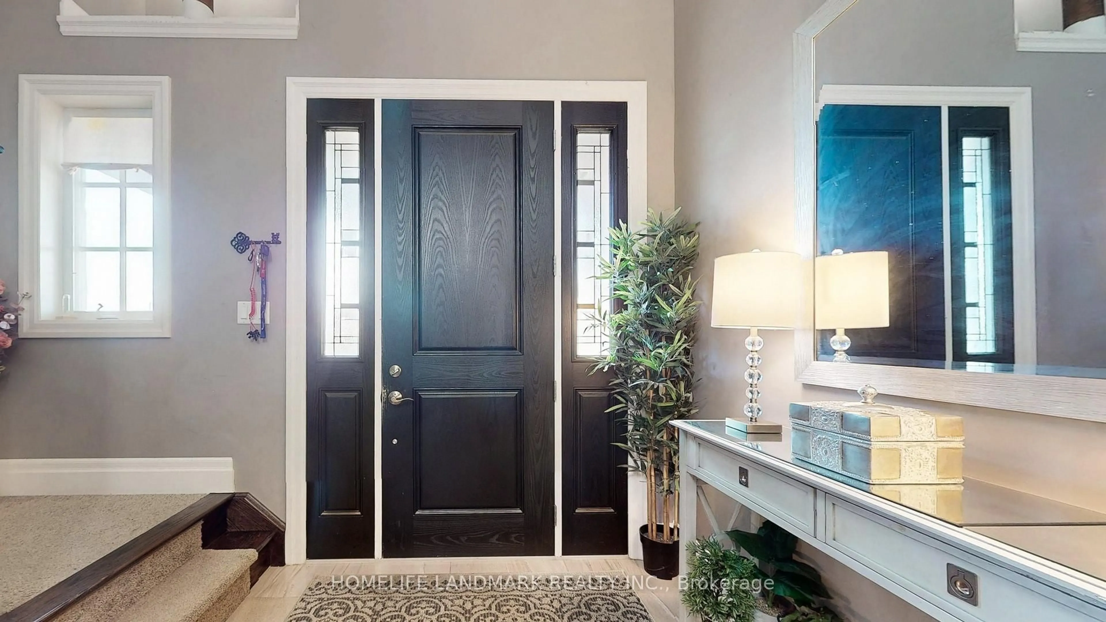 Indoor entryway for 537 Millstream Dr, Waterloo Ontario N2K 0E2