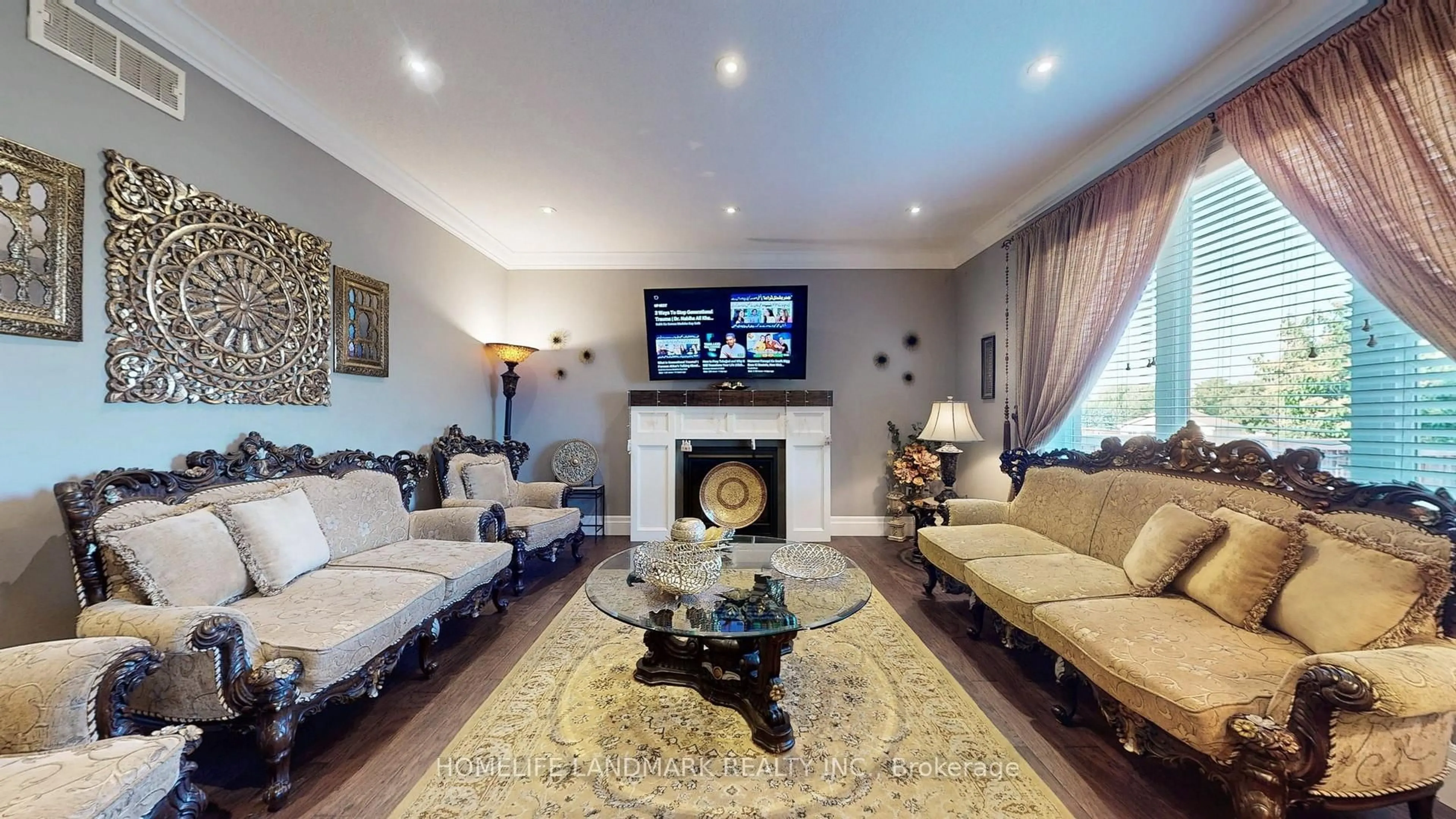 Living room with furniture, unknown for 537 Millstream Dr, Waterloo Ontario N2K 0E2