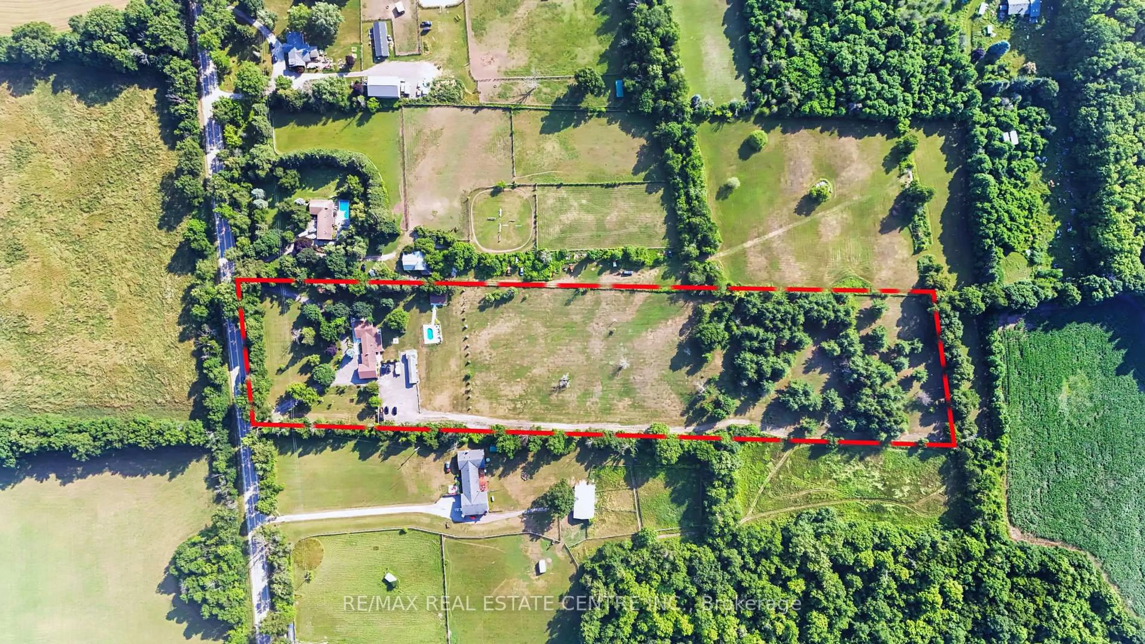 A pic from outside/outdoor area/front of a property/back of a property/a pic from drone, street for 9620 Wellington Rd #42, Erin Ontario L7G 4S8