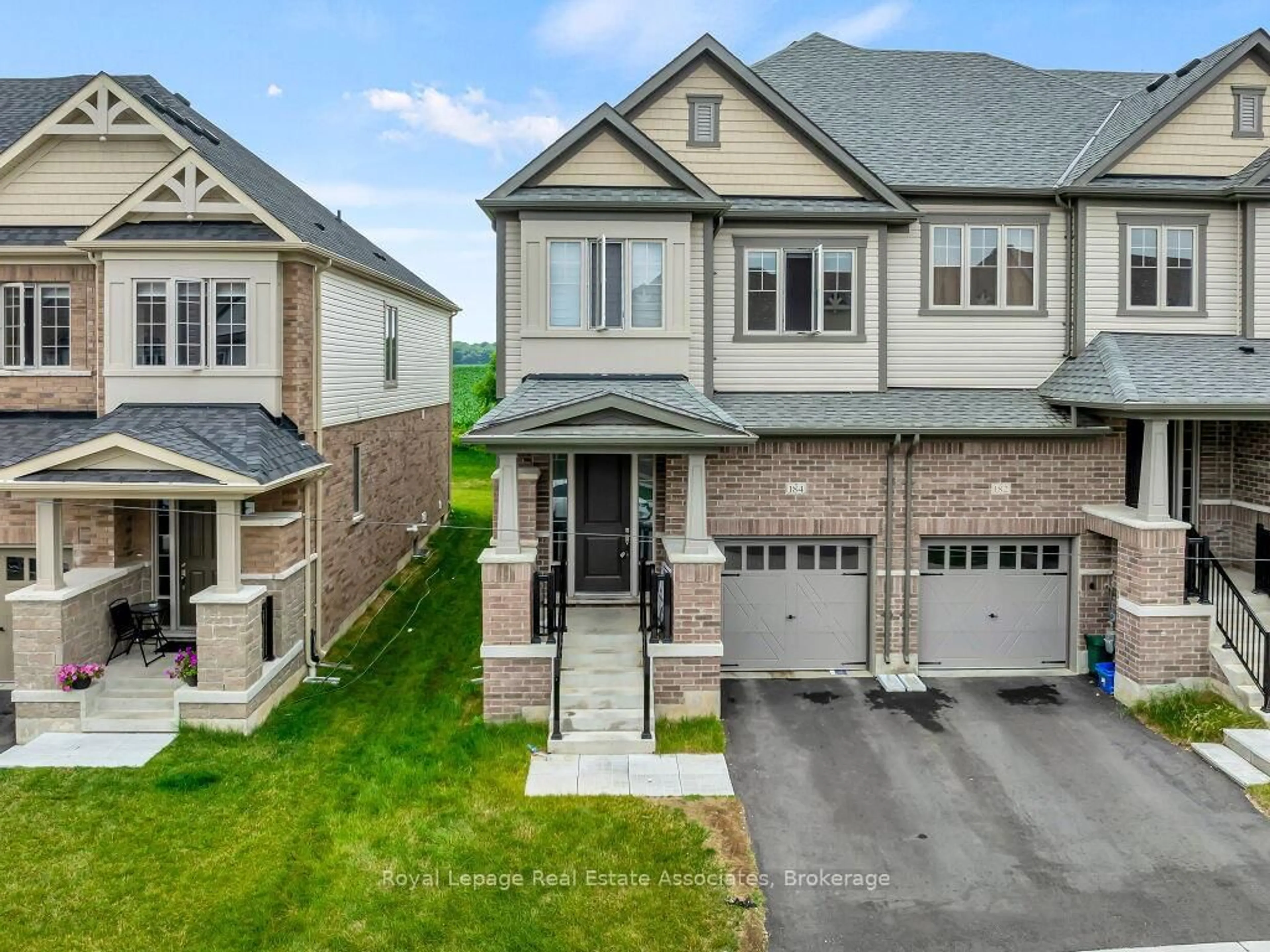 A pic from outside/outdoor area/front of a property/back of a property/a pic from drone, street for 184 Broadacre Dr, Kitchener Ontario N2R 0S6