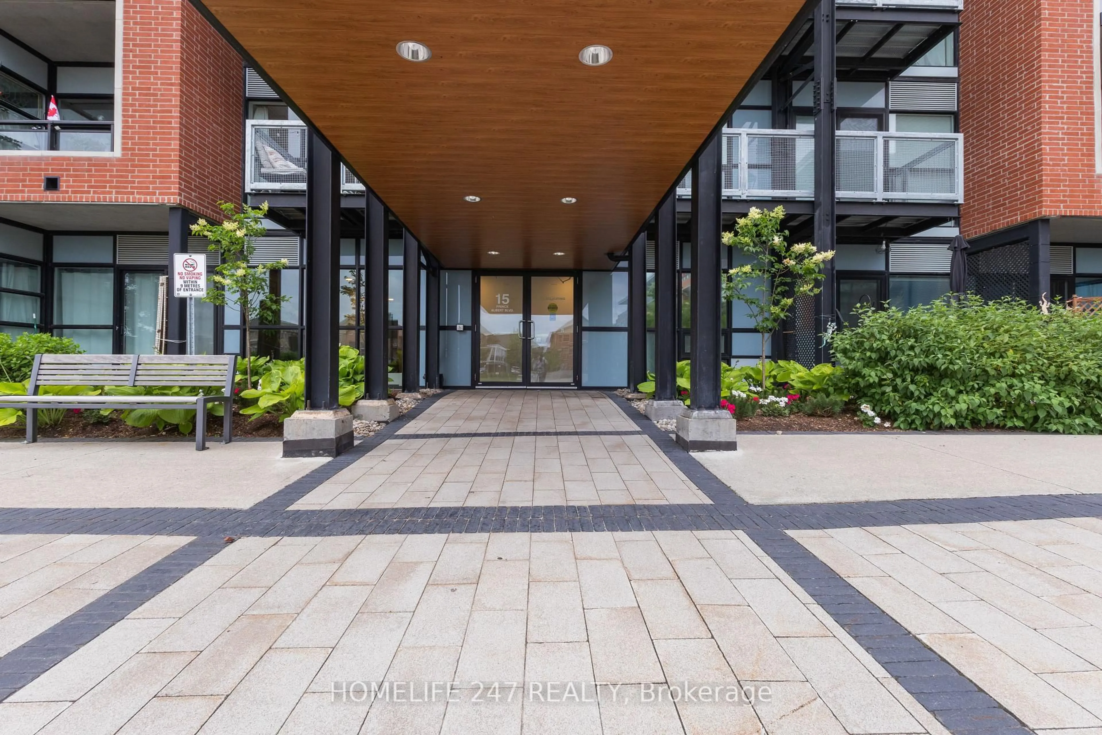 Indoor foyer for 15 Prince Albert Blvd #305, Kitchener Ontario N2H 0C2