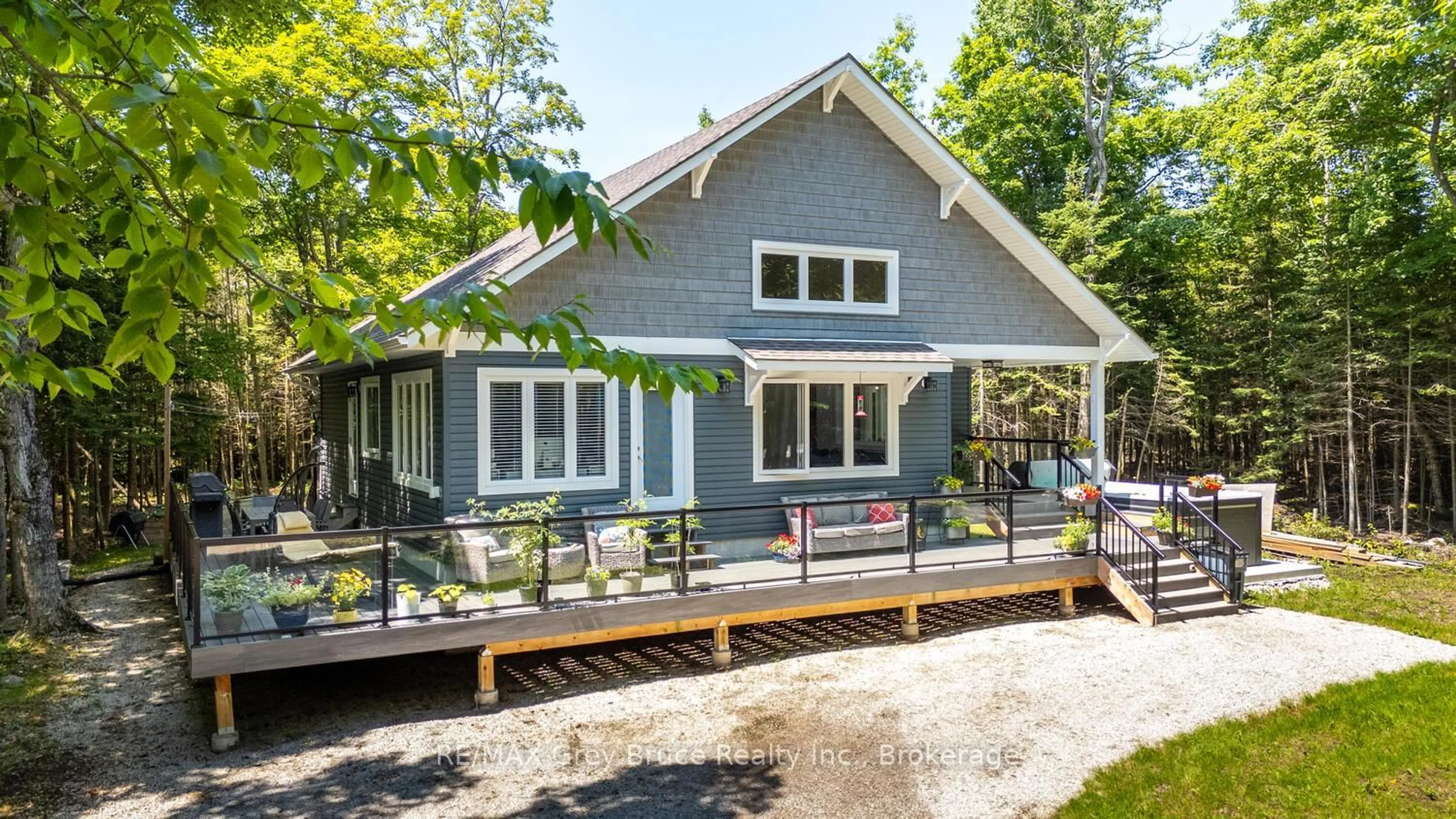 Home with vinyl exterior material, street for 110 Maple Golf Cres, Northern Bruce Peninsula Ontario N0H 2R0