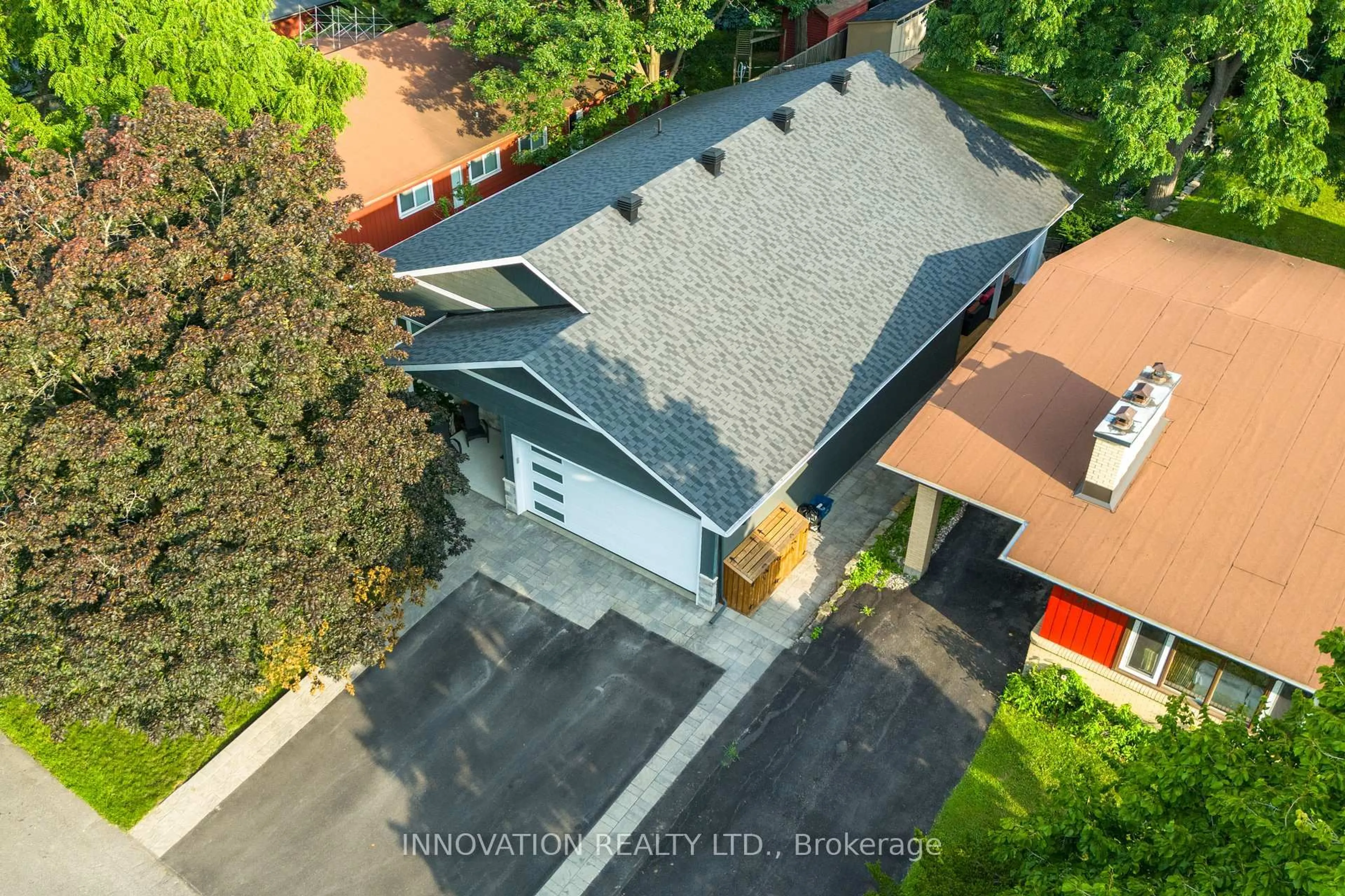 A pic from outside/outdoor area/front of a property/back of a property/a pic from drone, unknown for 328 Mountbatten Ave, Ottawa Ontario K1H 5W3