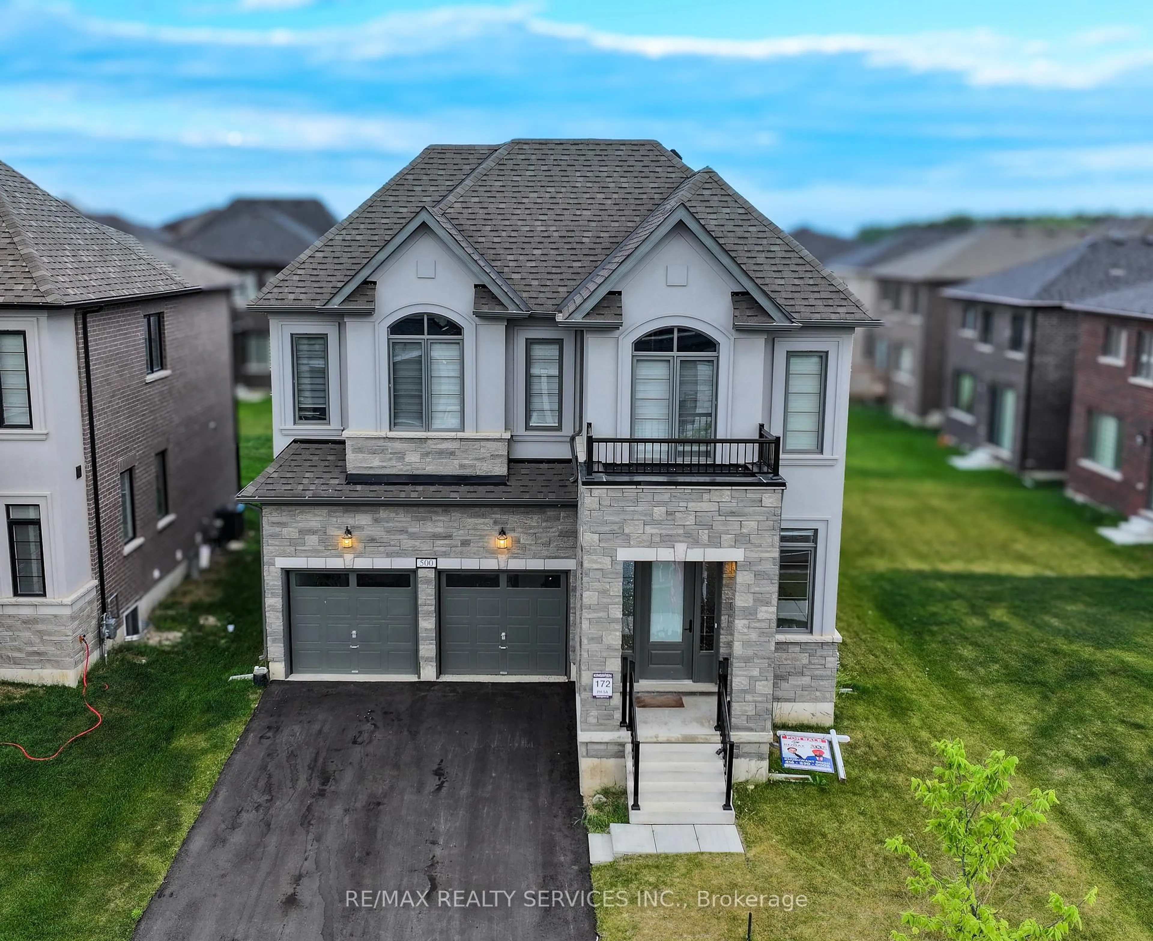 A pic from outside/outdoor area/front of a property/back of a property/a pic from drone, unknown for 500 Bedi Dr, Woodstock Ontario N4T 0P1