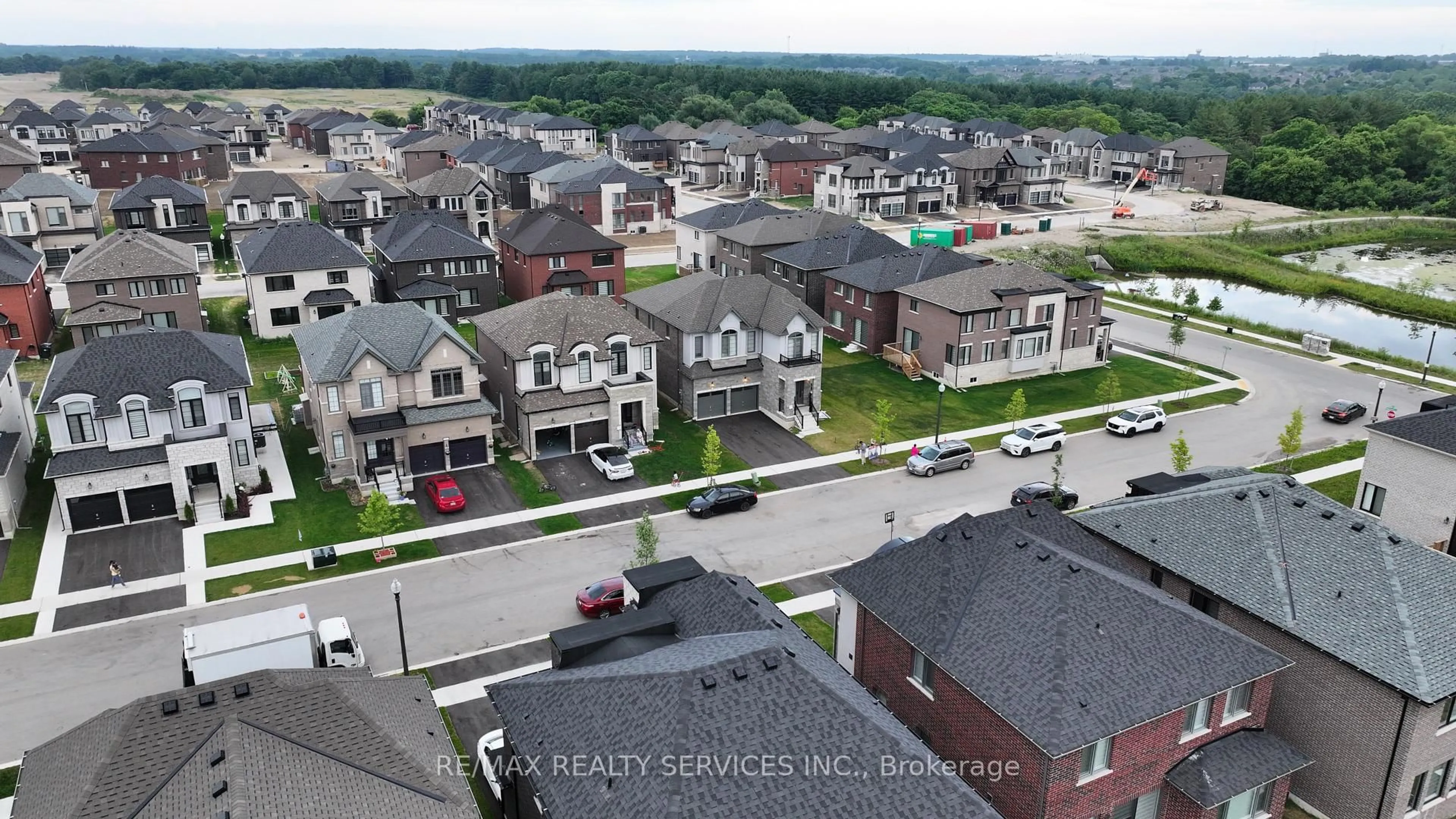 A pic from outside/outdoor area/front of a property/back of a property/a pic from drone, unknown for 500 Bedi Dr, Woodstock Ontario N4T 0P1