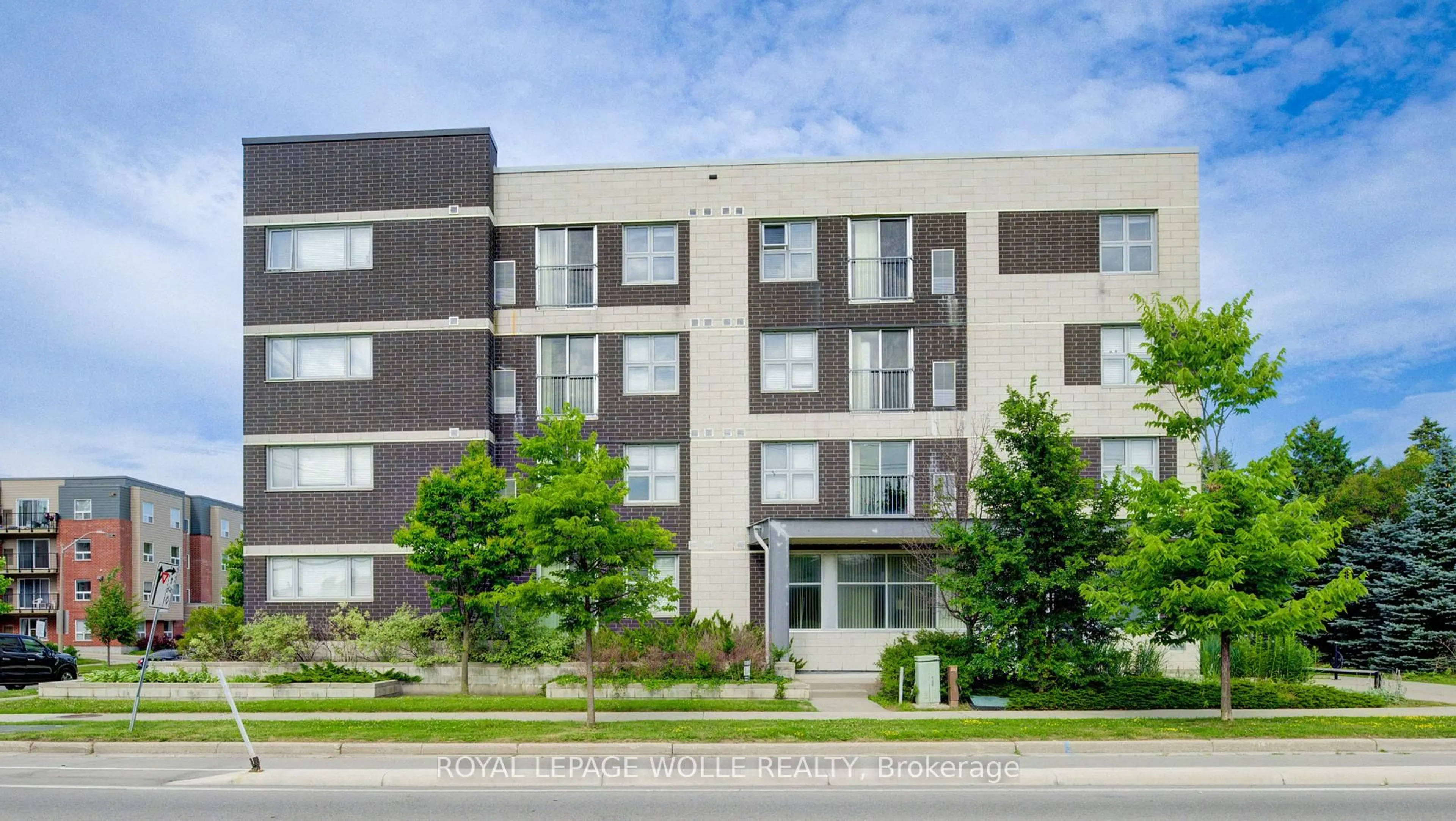 Unknown for 392 Albert St #204, Waterloo Ontario N2L 3V1