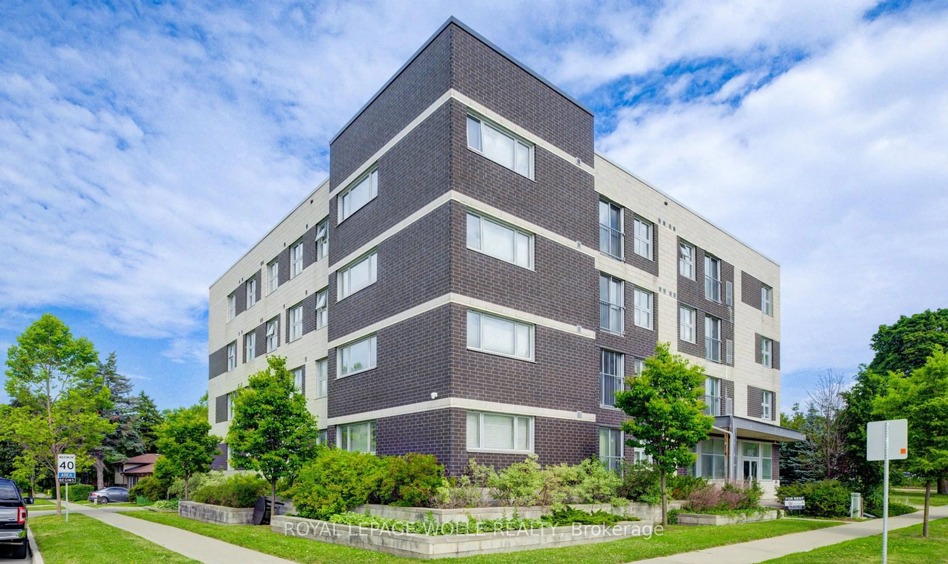 Unknown for 392 Albert St #204, Waterloo Ontario N2L 3V1