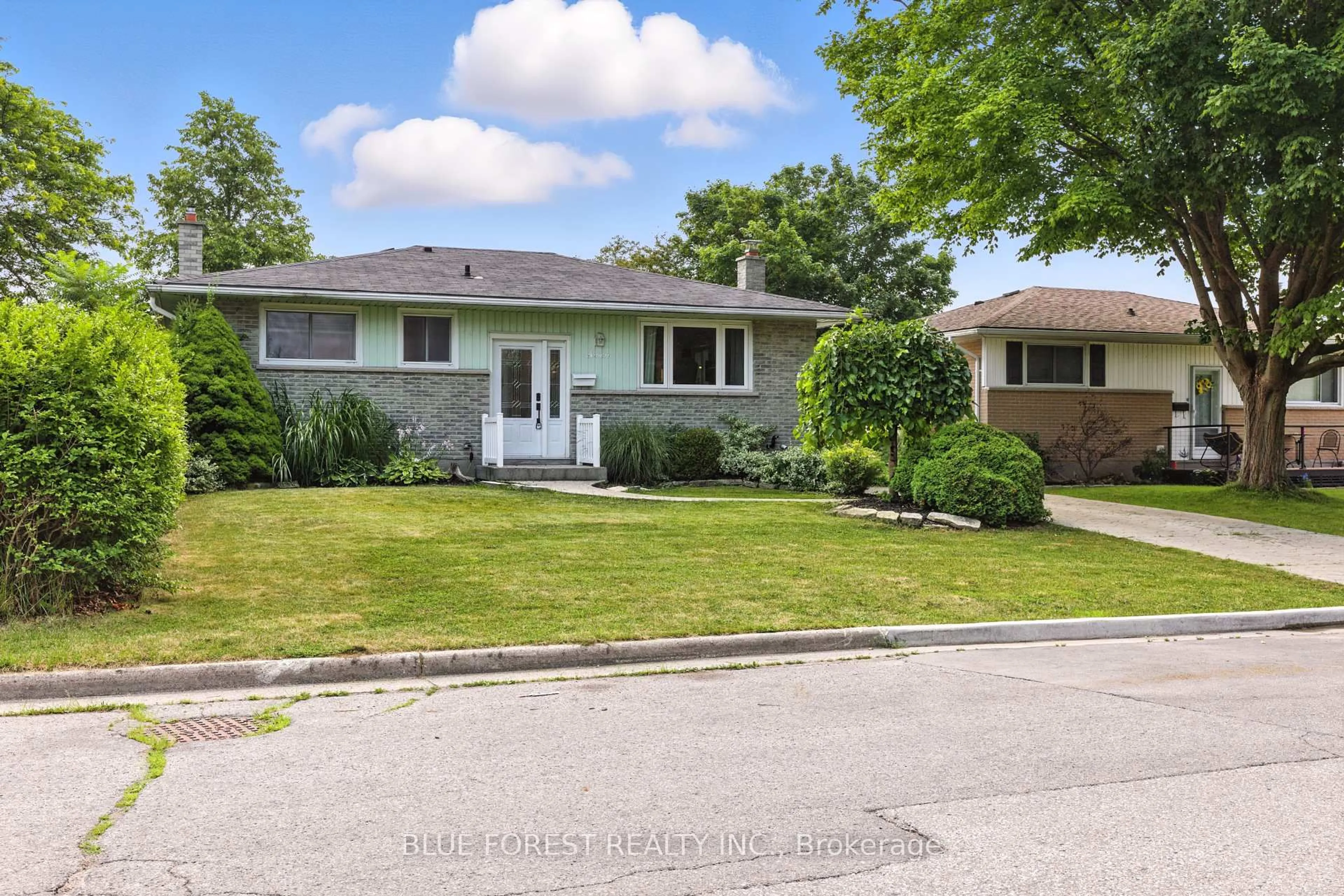 Unknown for 7 Sparta St, St. Thomas Ontario N5R 5H1