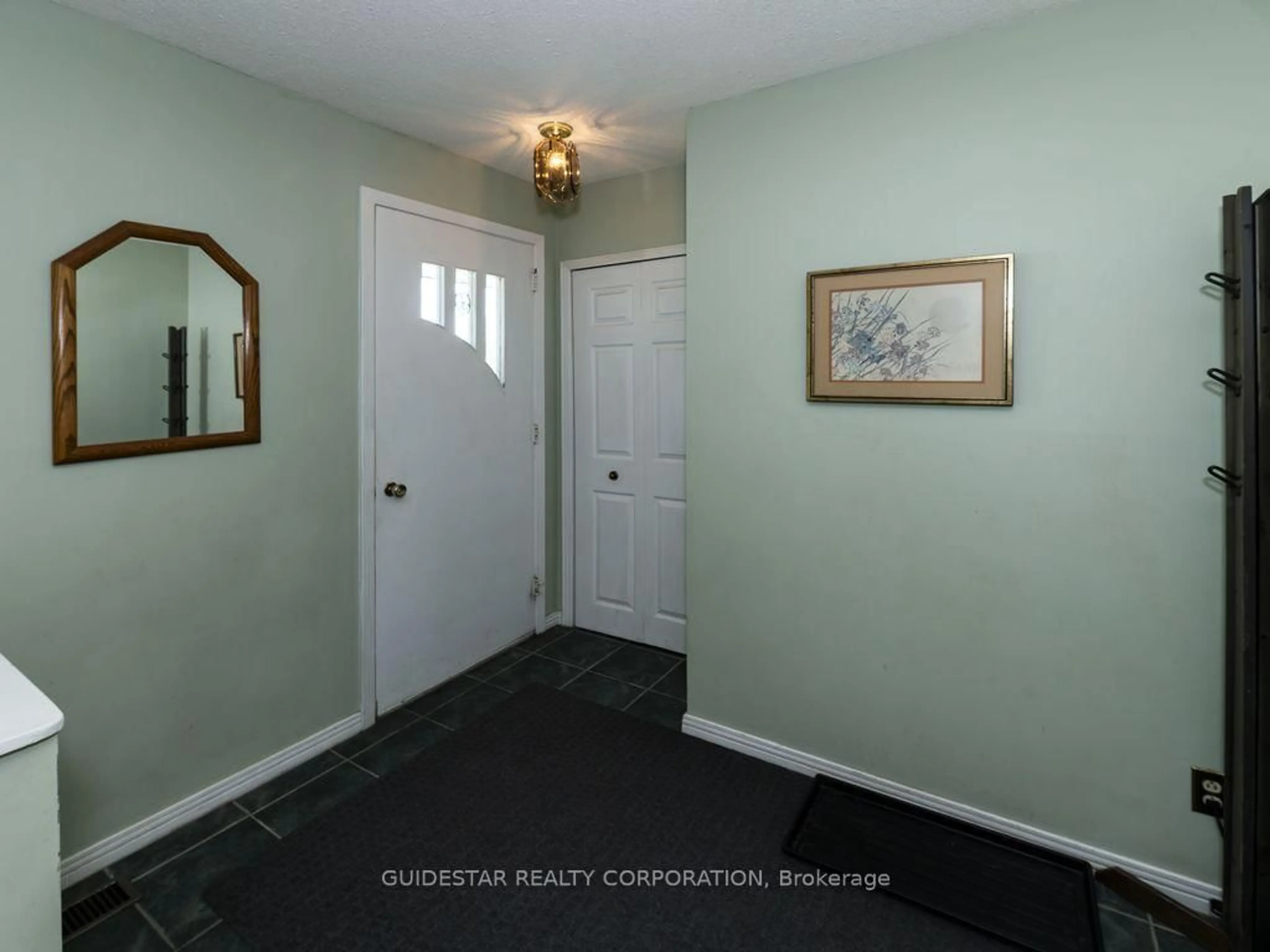 Indoor entryway for 20 Henry Goulburn Way, Stittsville Ontario K2S 1P2