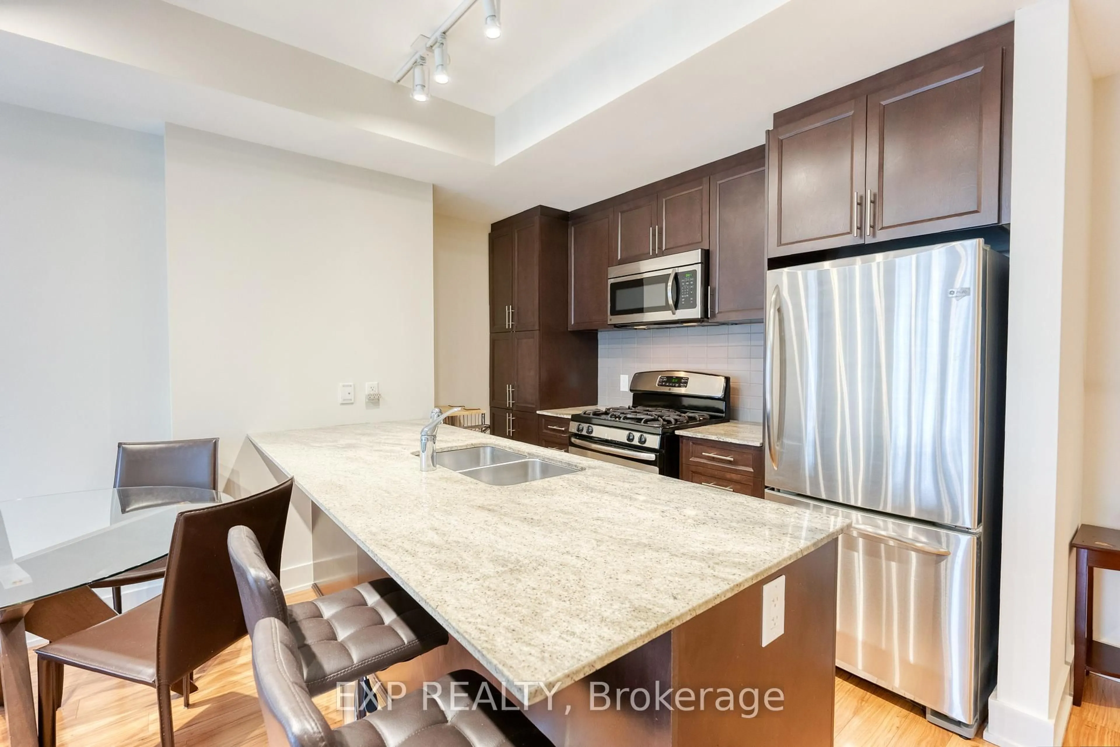 Unknown for 131 Holland Ave #412, Ottawa Ontario K1Y 3A2