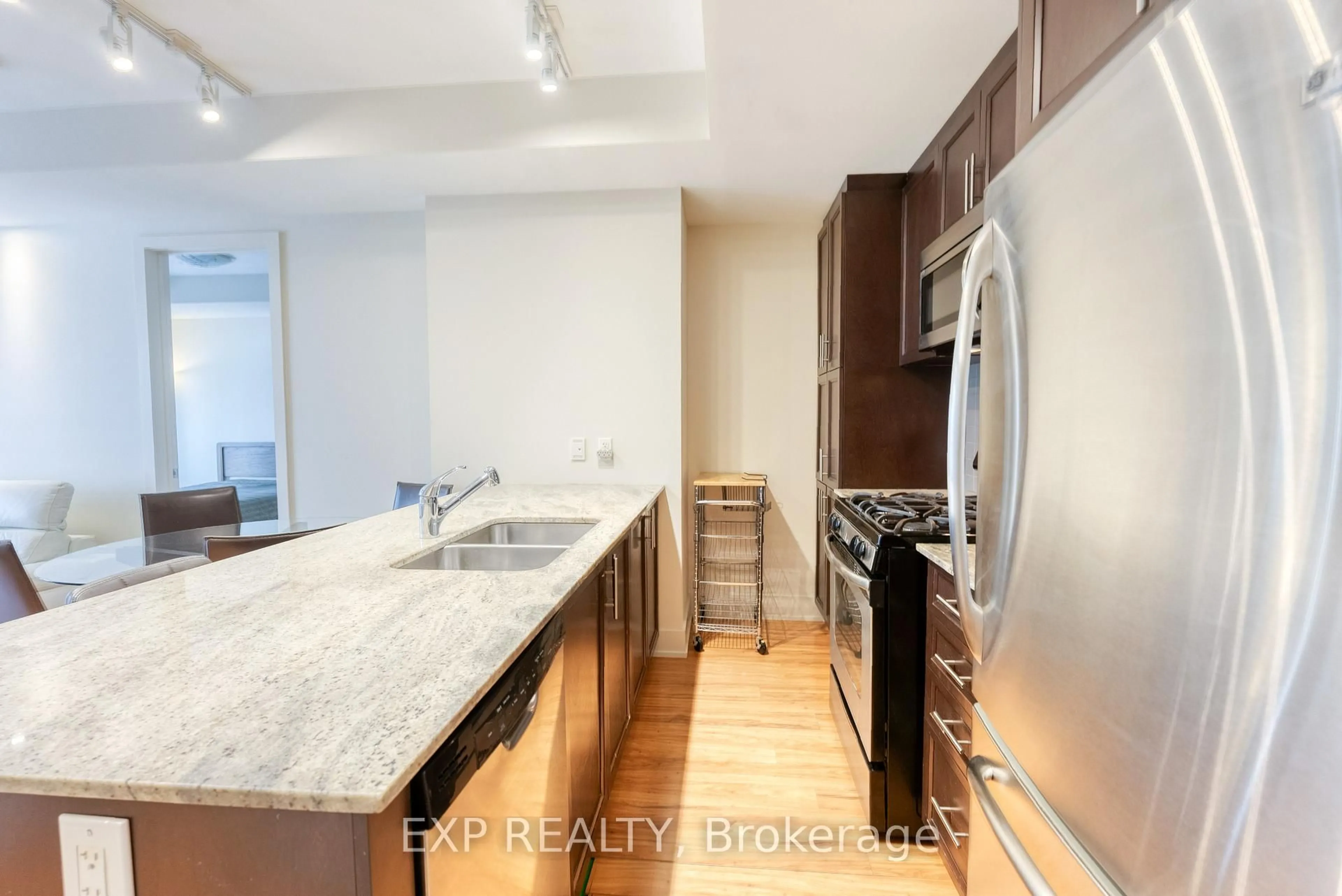 Unknown for 131 Holland Ave #412, Ottawa Ontario K1Y 3A2