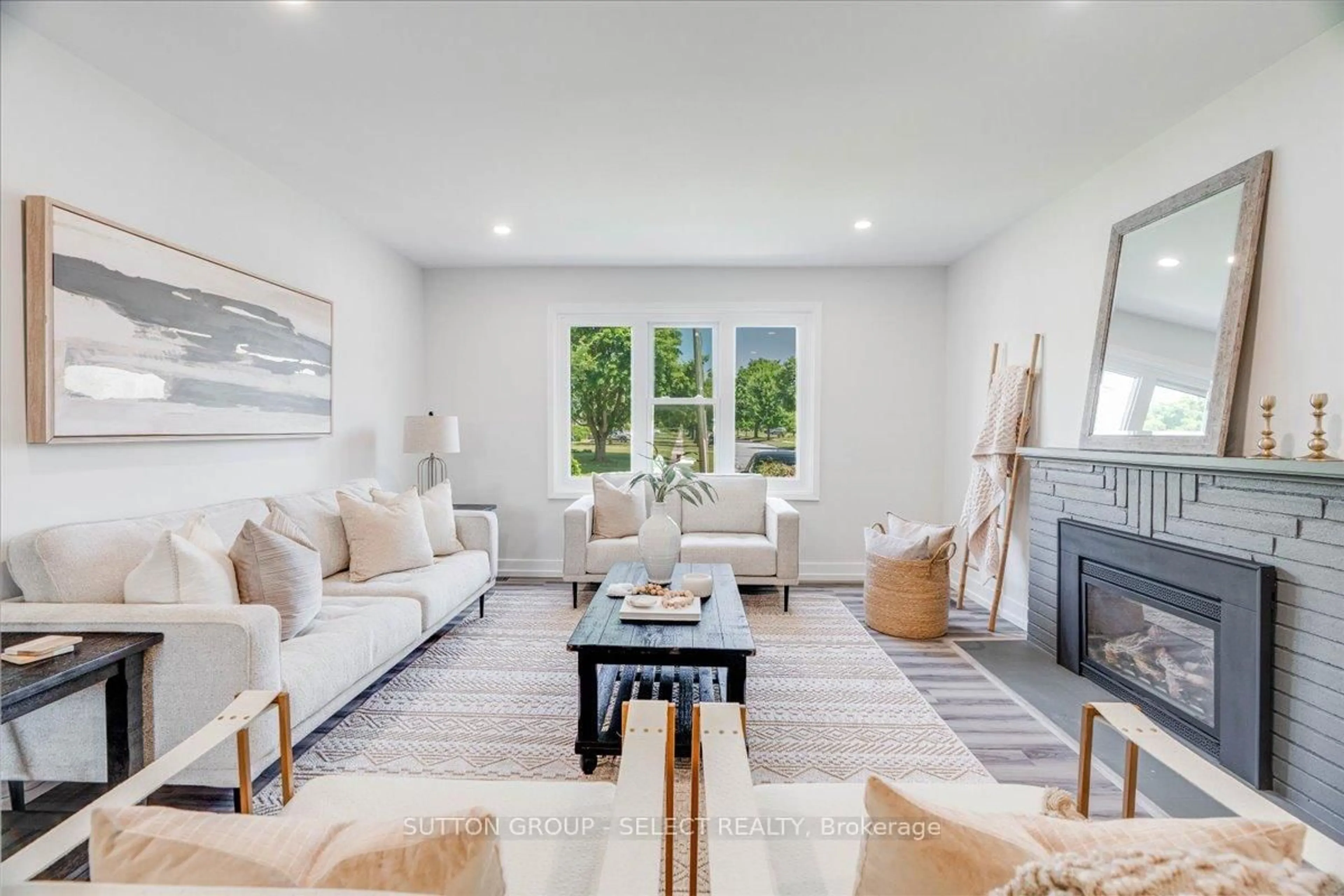 Living room with furniture, unknown for 1697 Moffatt Ave, London East Ontario N5W 2A2
