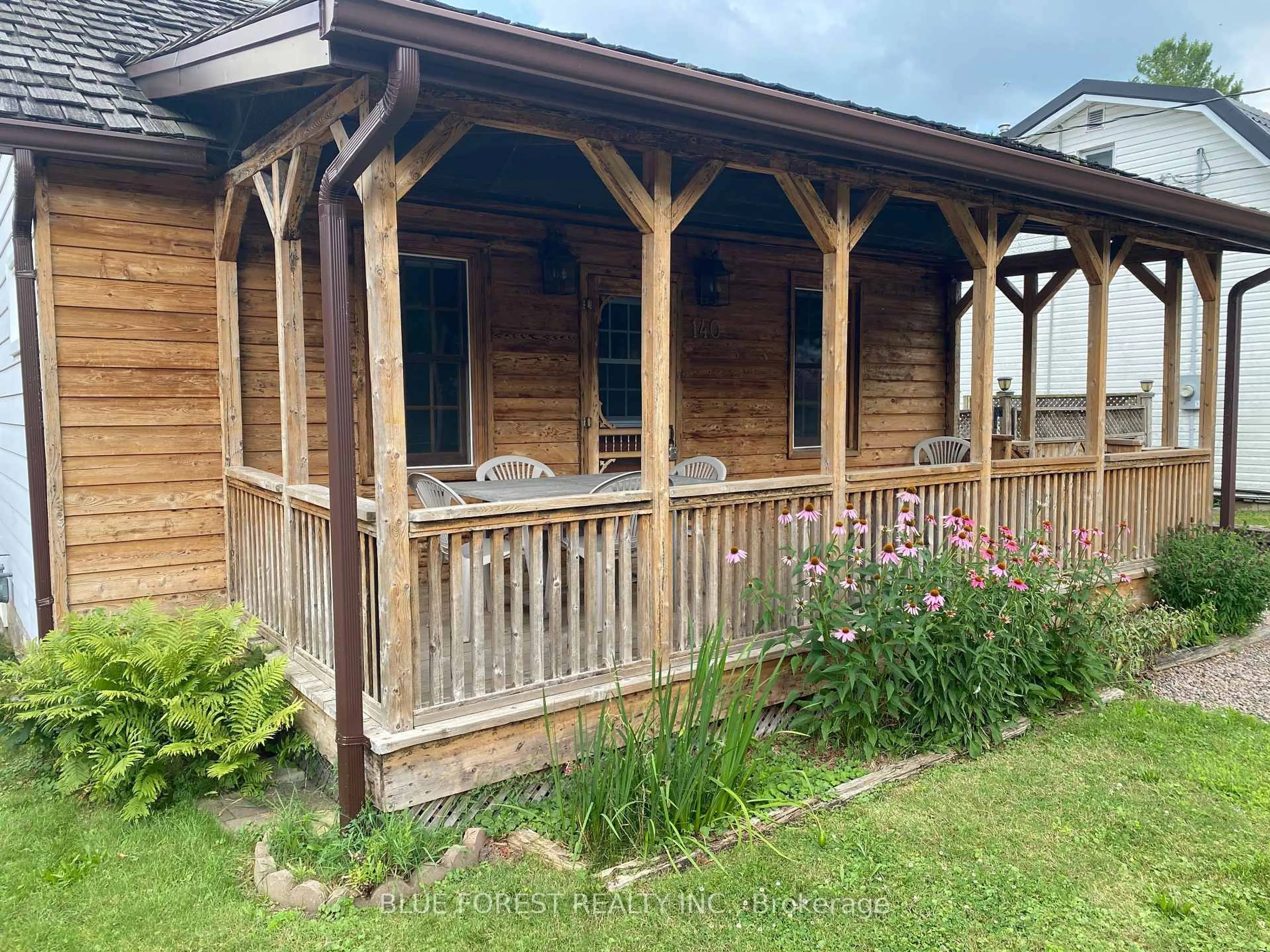 Patio, building for 140 Emerson Ave, London South Ontario N5Z 3L6