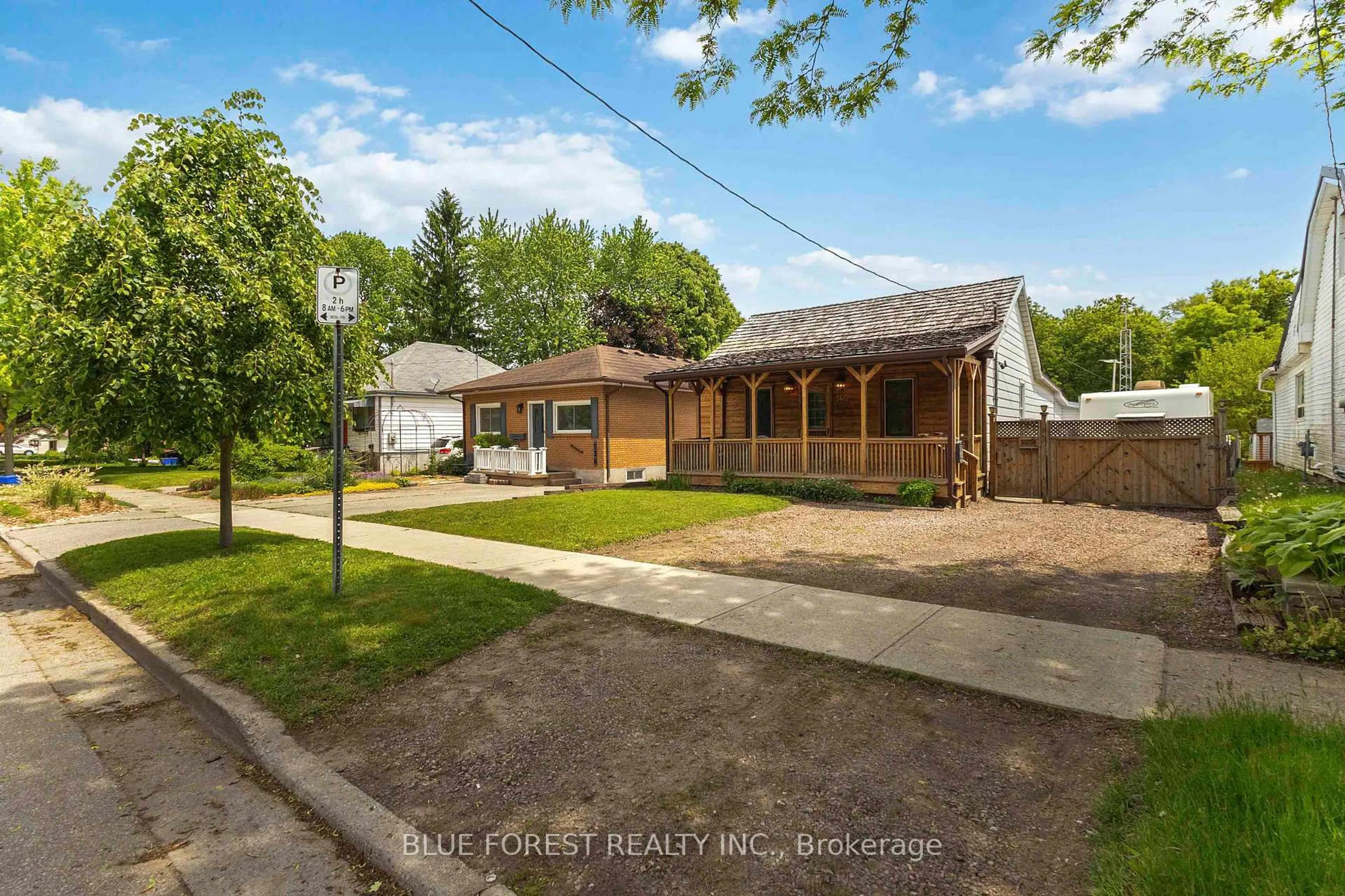 A pic from outside/outdoor area/front of a property/back of a property/a pic from drone, street for 140 Emerson Ave, London South Ontario N5Z 3L6
