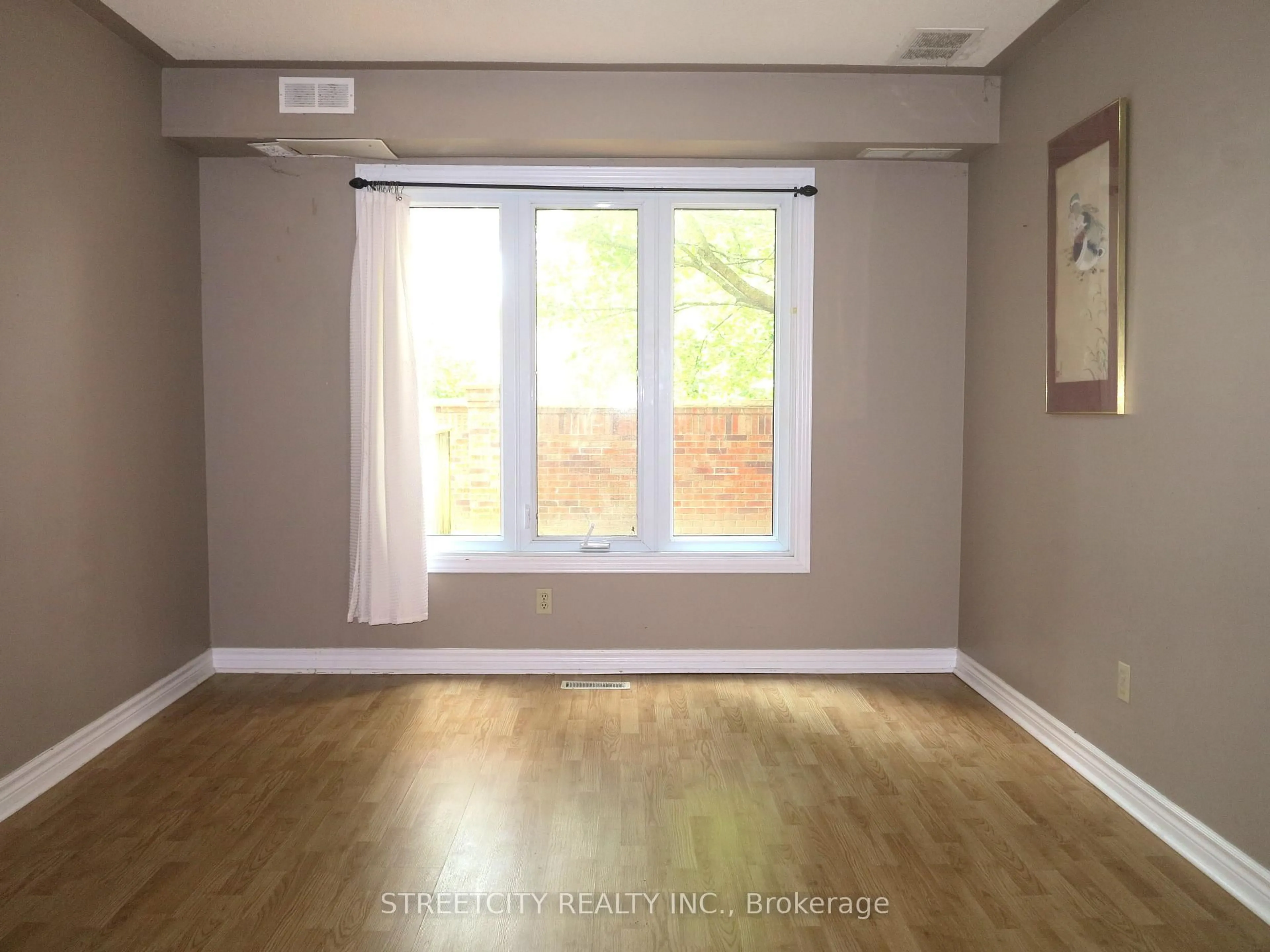 A pic of a room for 70 Sunnyside Dr #53, London North Ontario N5X 3W5