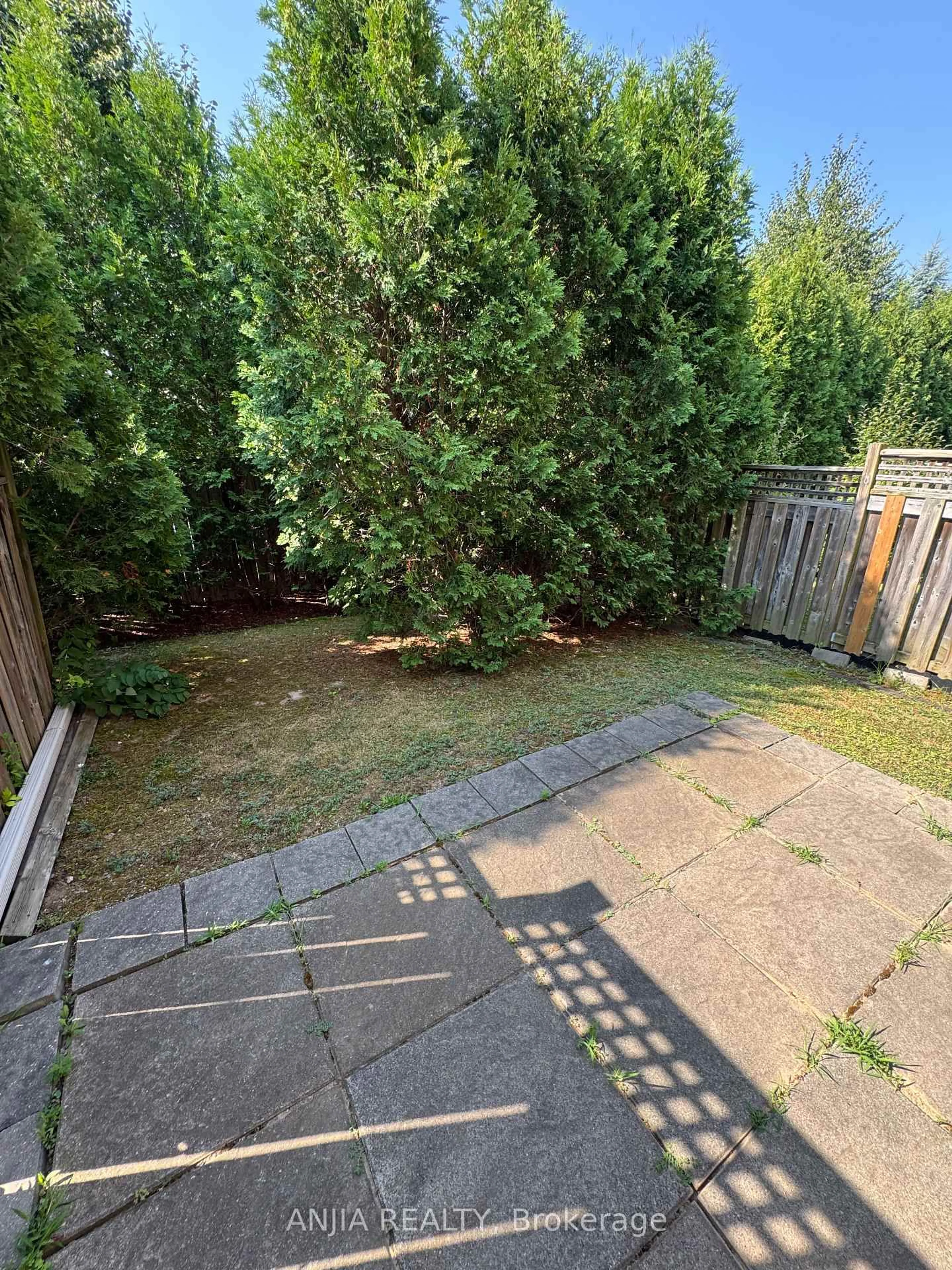 A pic from outside/outdoor area/front of a property/back of a property/a pic from drone, street for 39 Panabaker Dr #9, Hamilton Ontario L9G 0A2
