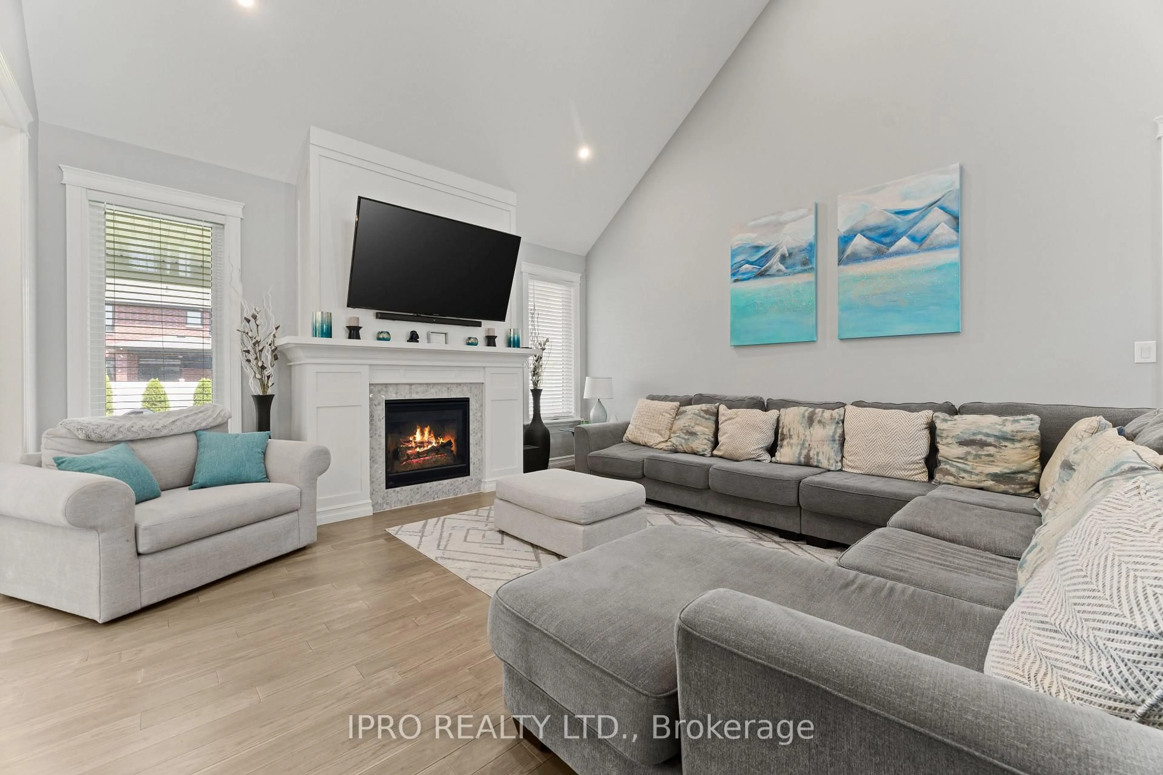 Living room with furniture, unknown for 139 Blue Jay Cres, Windsor Ontario N9W 0E3