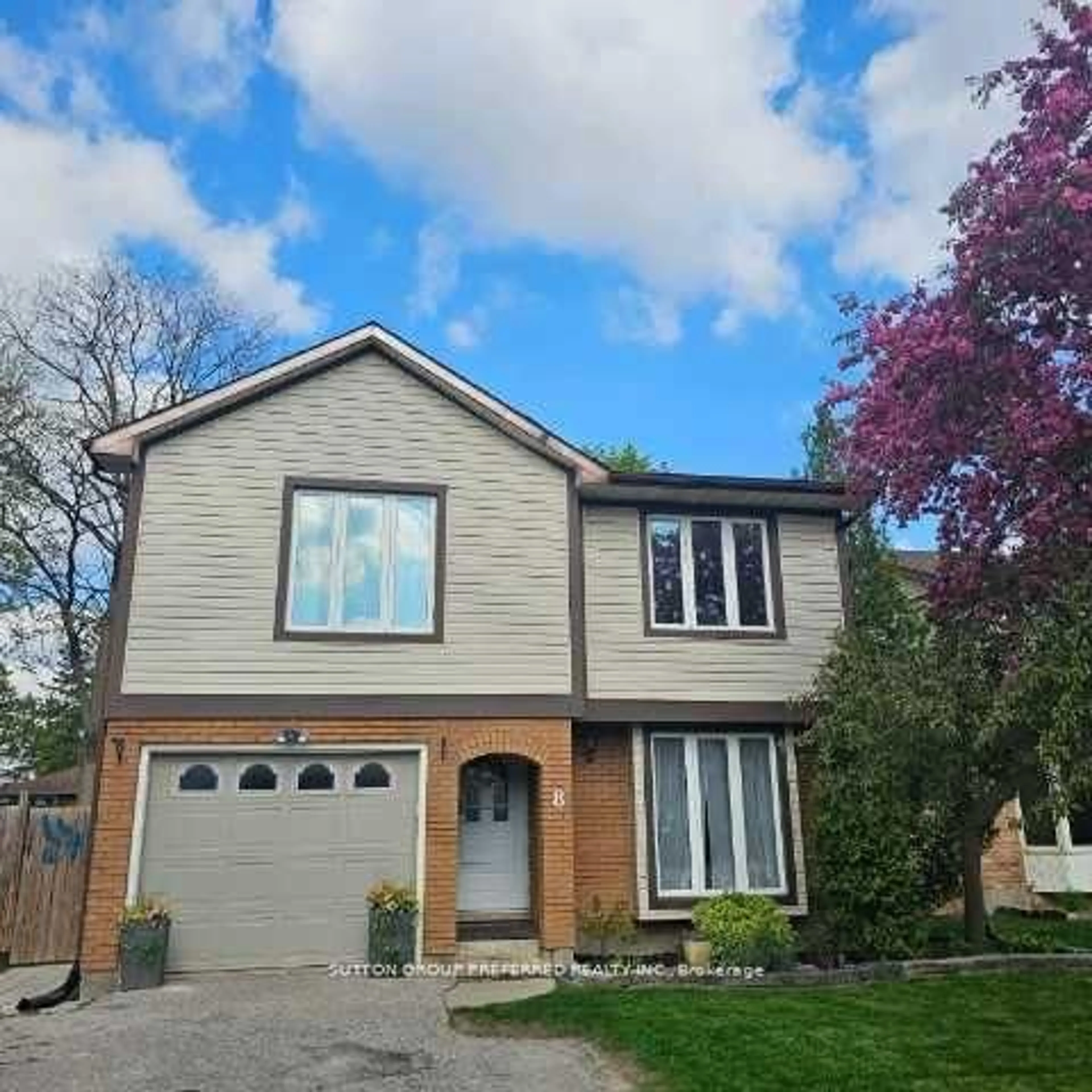 Home with vinyl exterior material, street for 8 Lochern Rd, London South Ontario N5Z 4L6