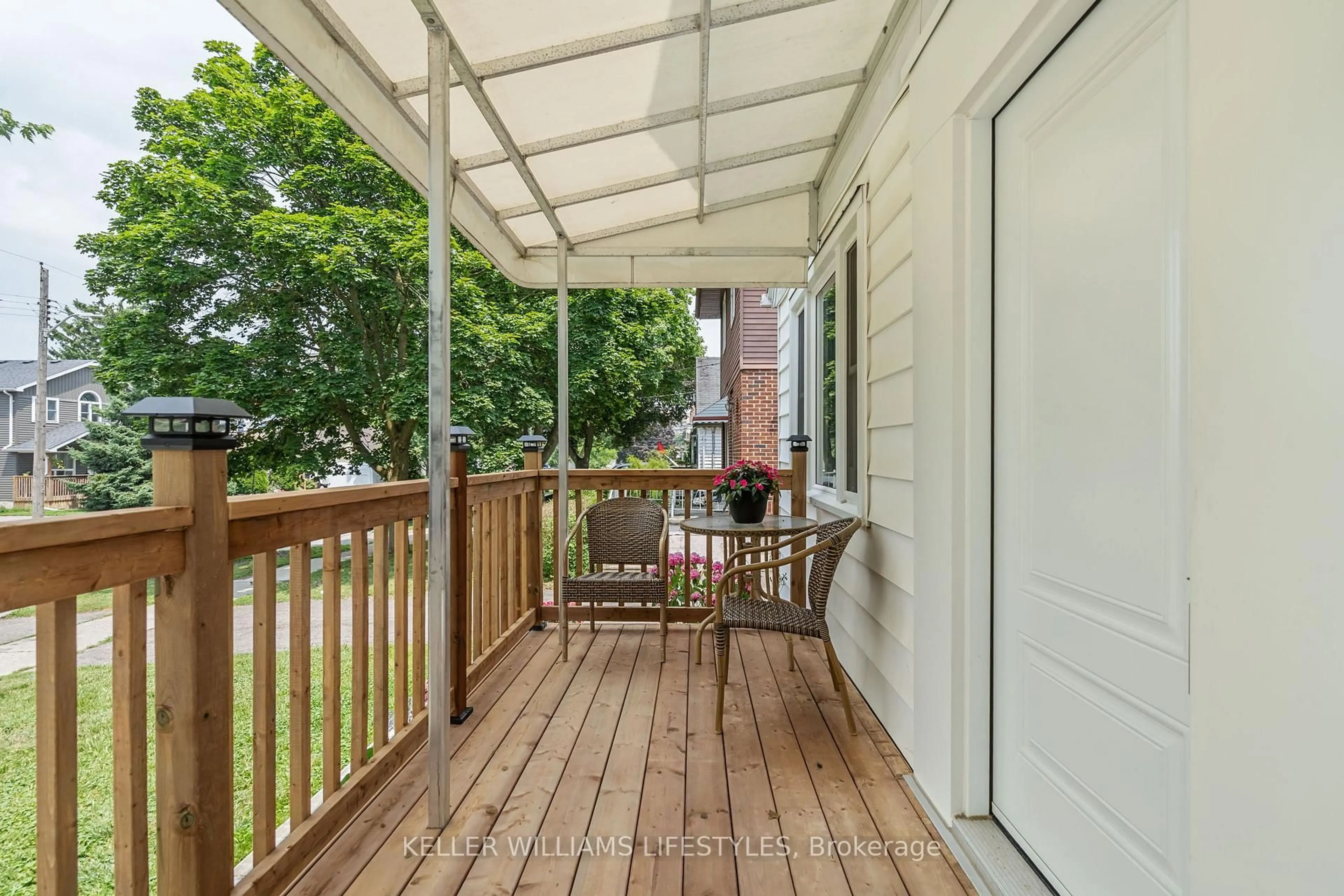 Patio, street for 475 Salisbury St, London East Ontario N5Y 3B4