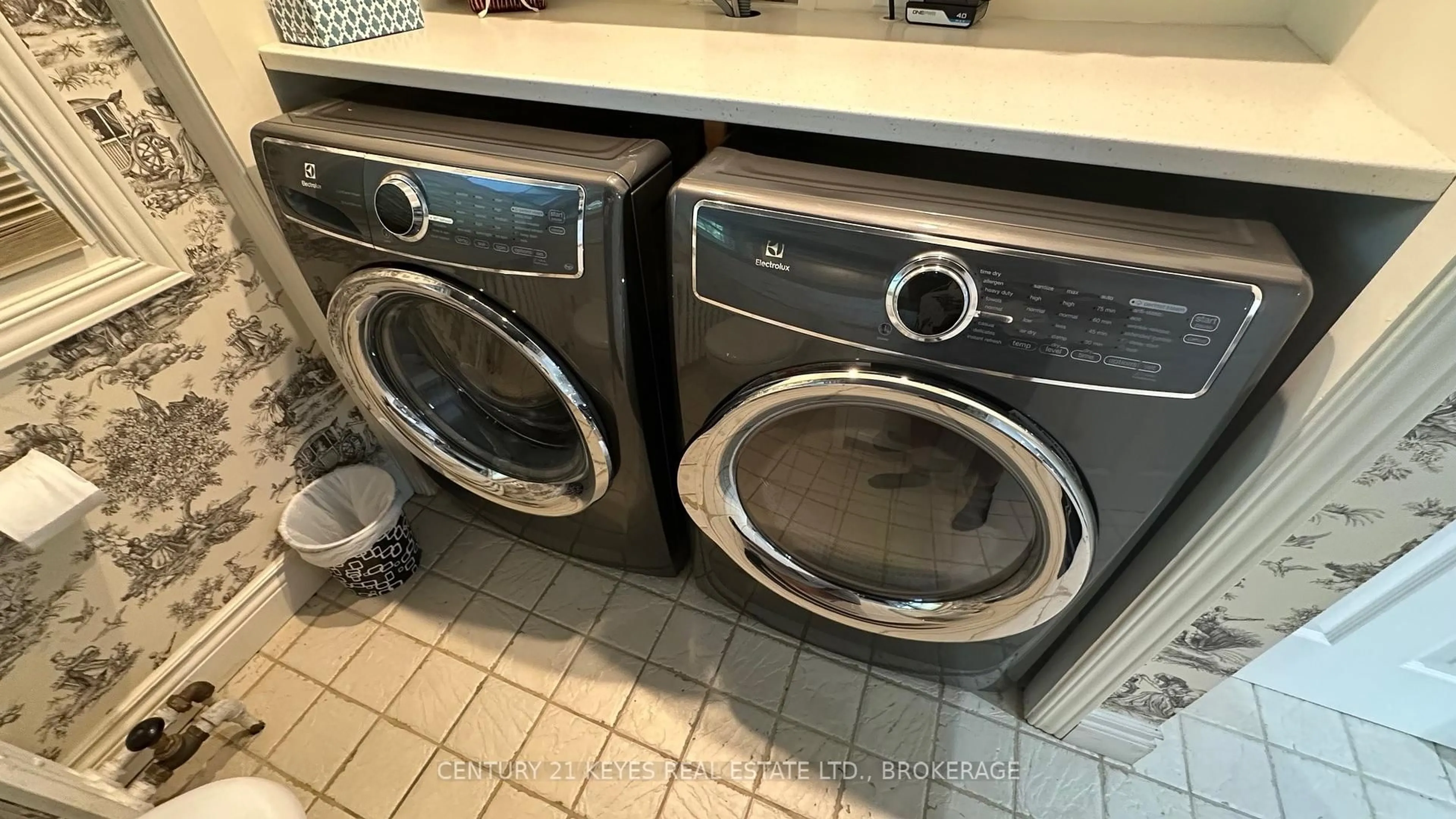 Laundry room for 223 King St, Gananoque Ontario K7G 2G7