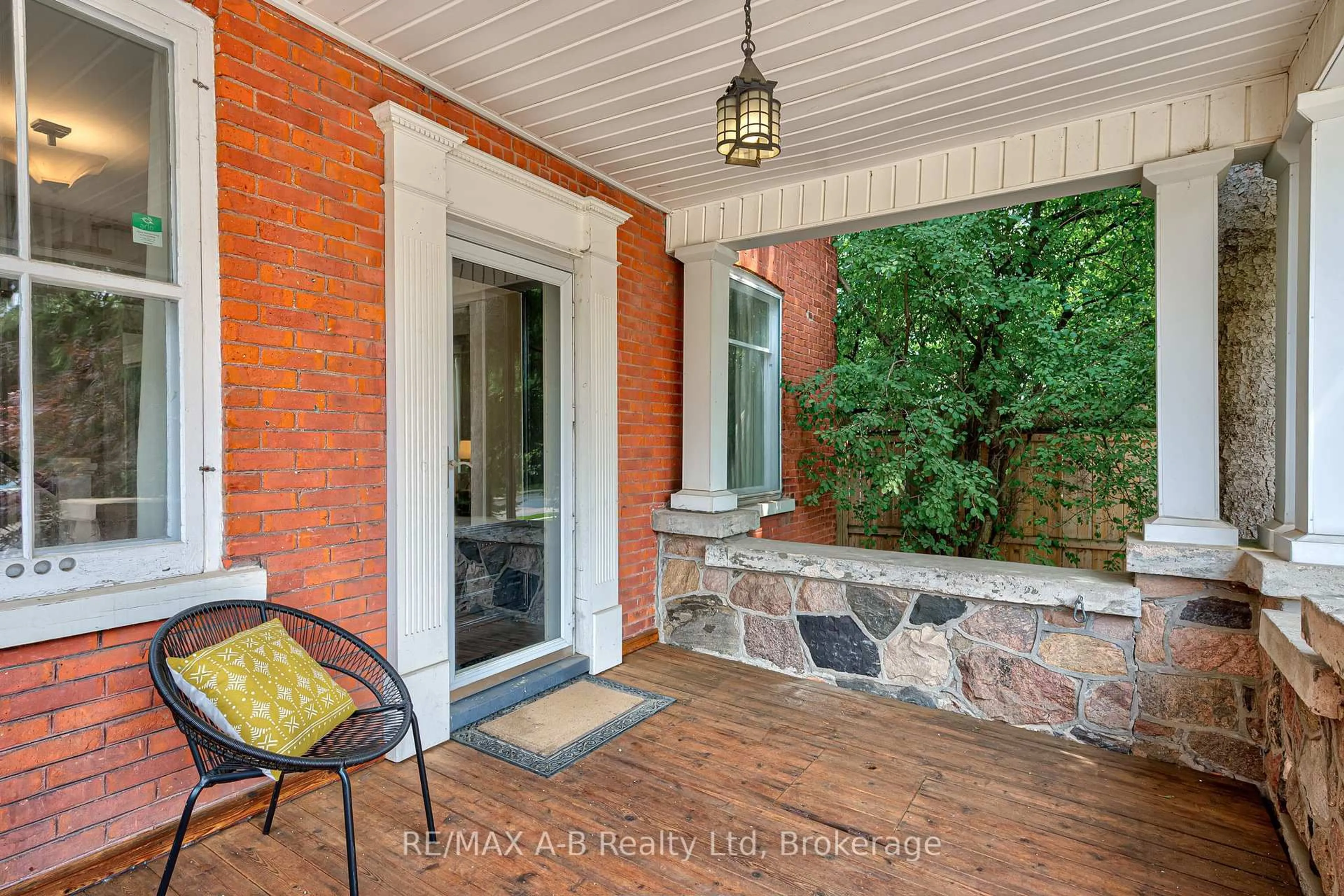 Patio, street for 120 John St, Stratford Ontario N5A 6K9
