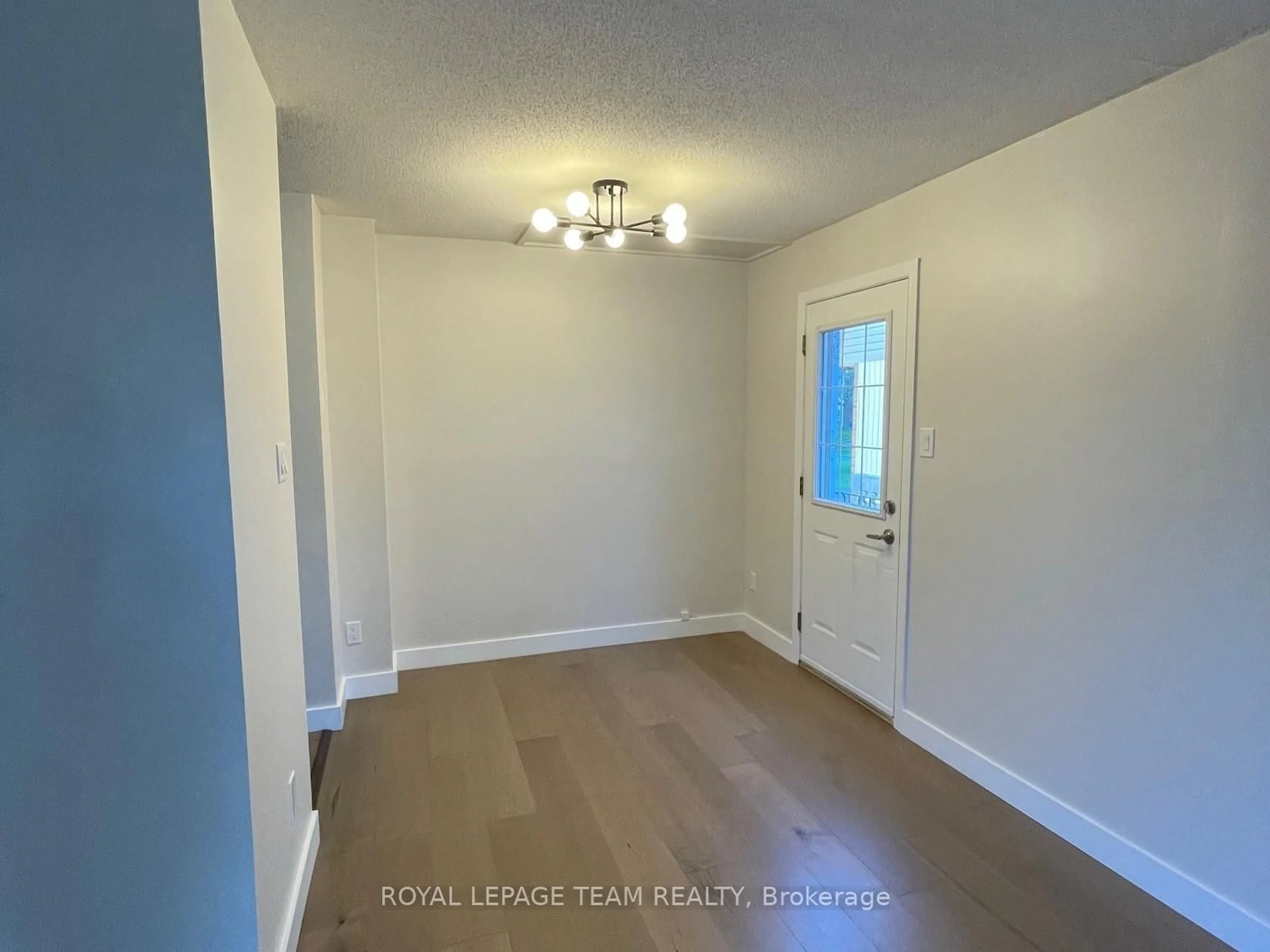 A pic of a room for 41 Forester Cres #A, Ottawa Ontario K2H 8Y3