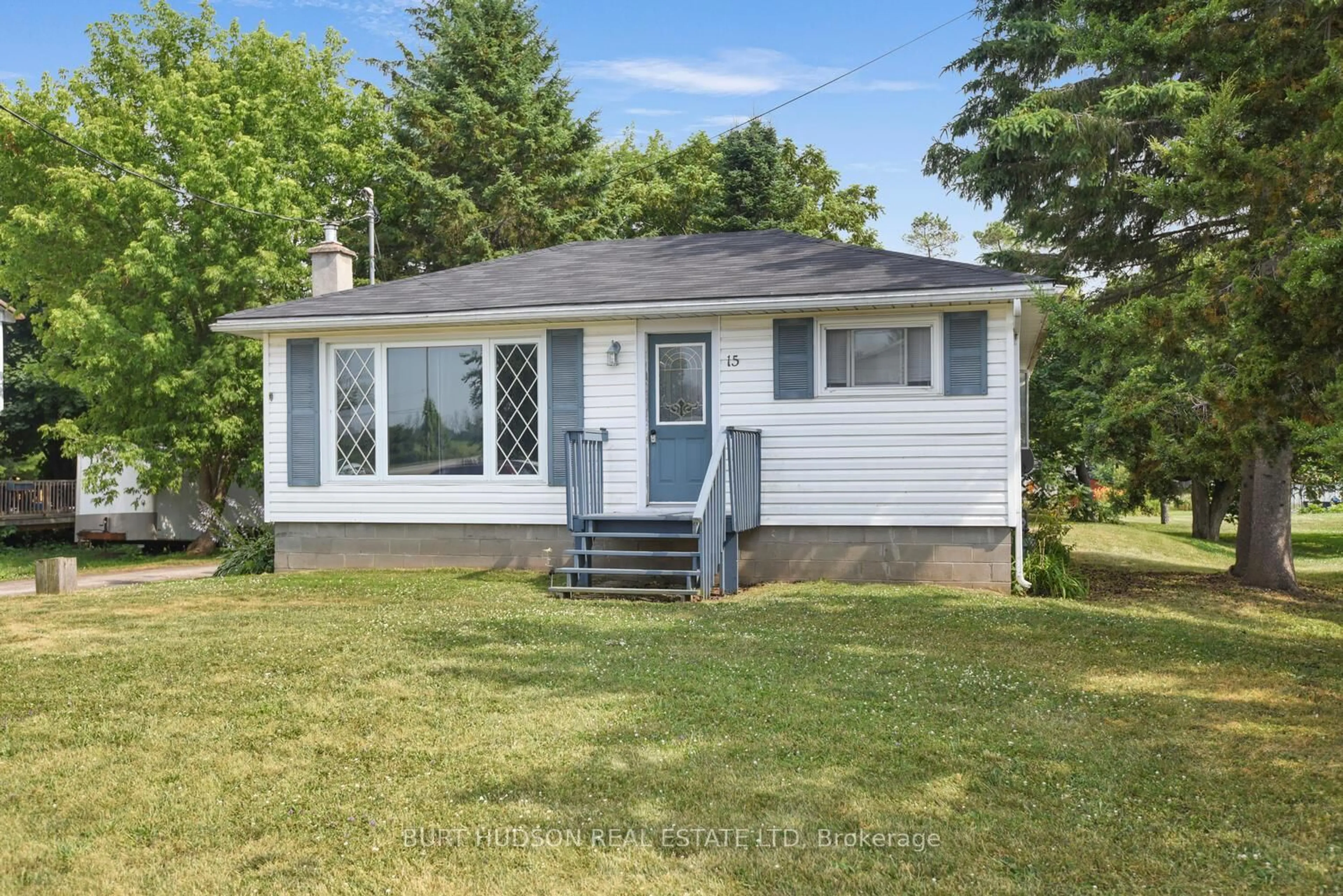 Home with vinyl exterior material, street for 15 Pearl St, Athens Ontario K0E 1B0