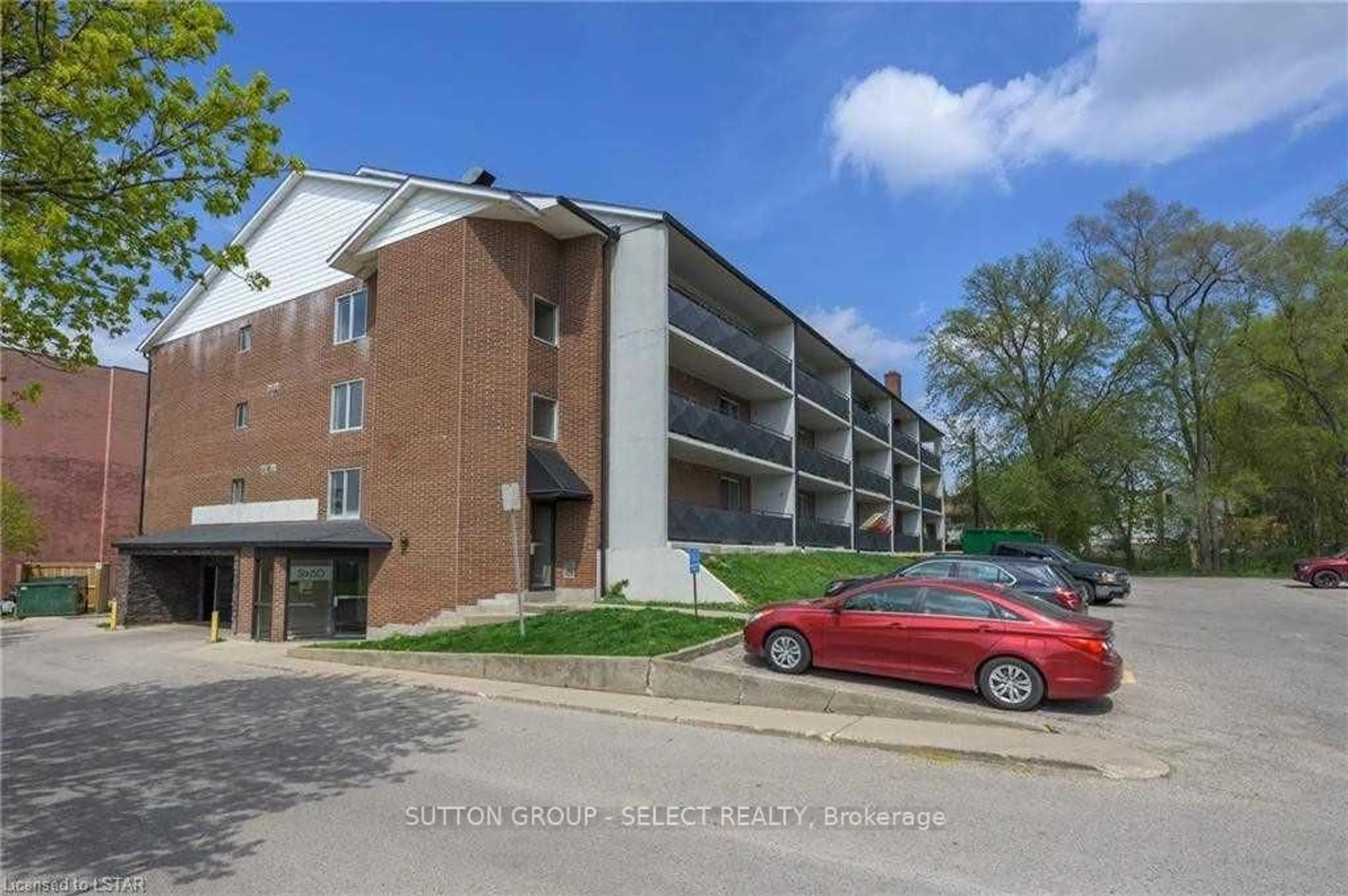 Unknown for 660 Cheapside St, London East Ontario N5Y 3Y2
