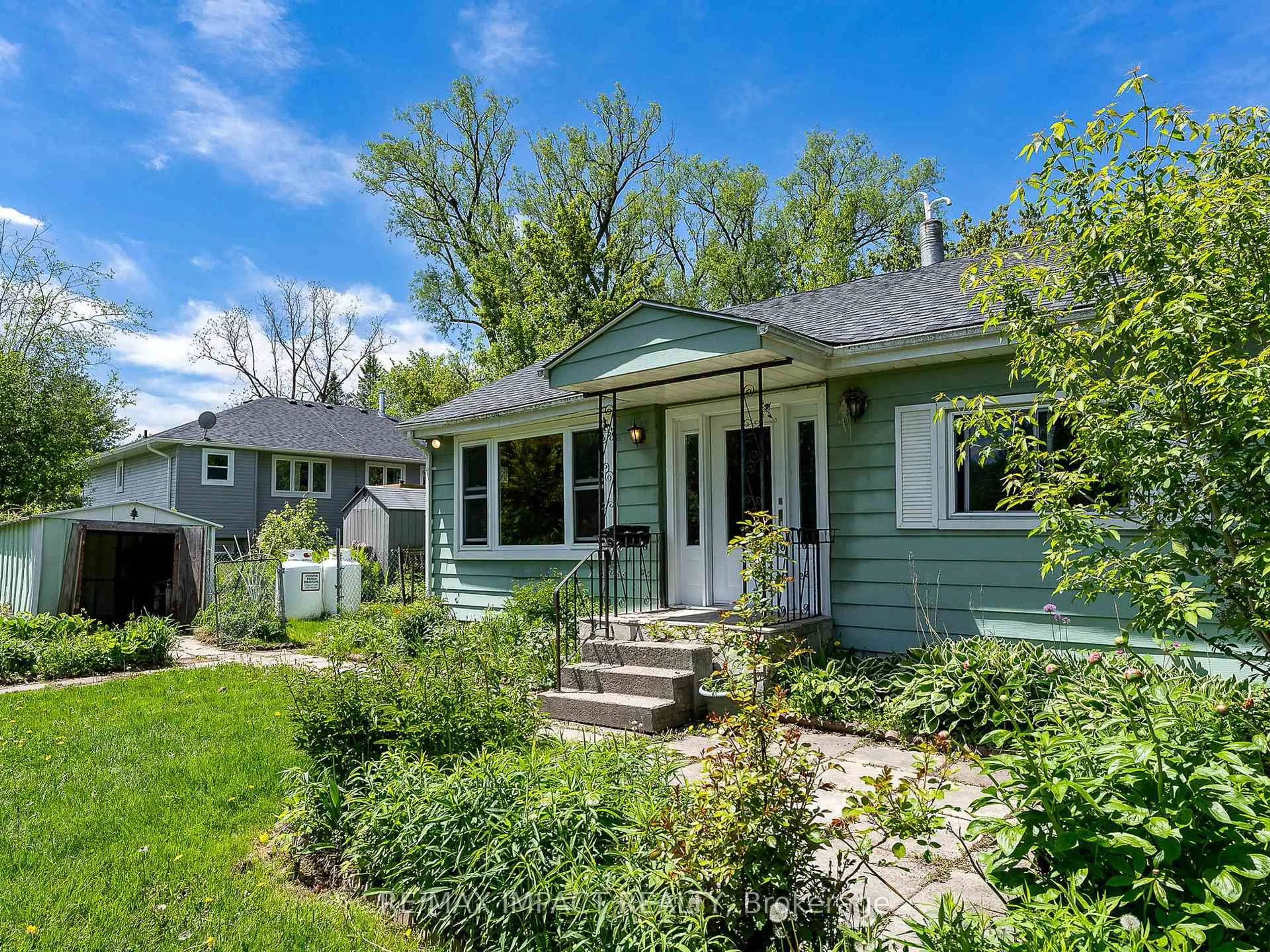 Home with vinyl exterior material, street for 5372 Young St, Hamilton Township Ontario K0K 2H0