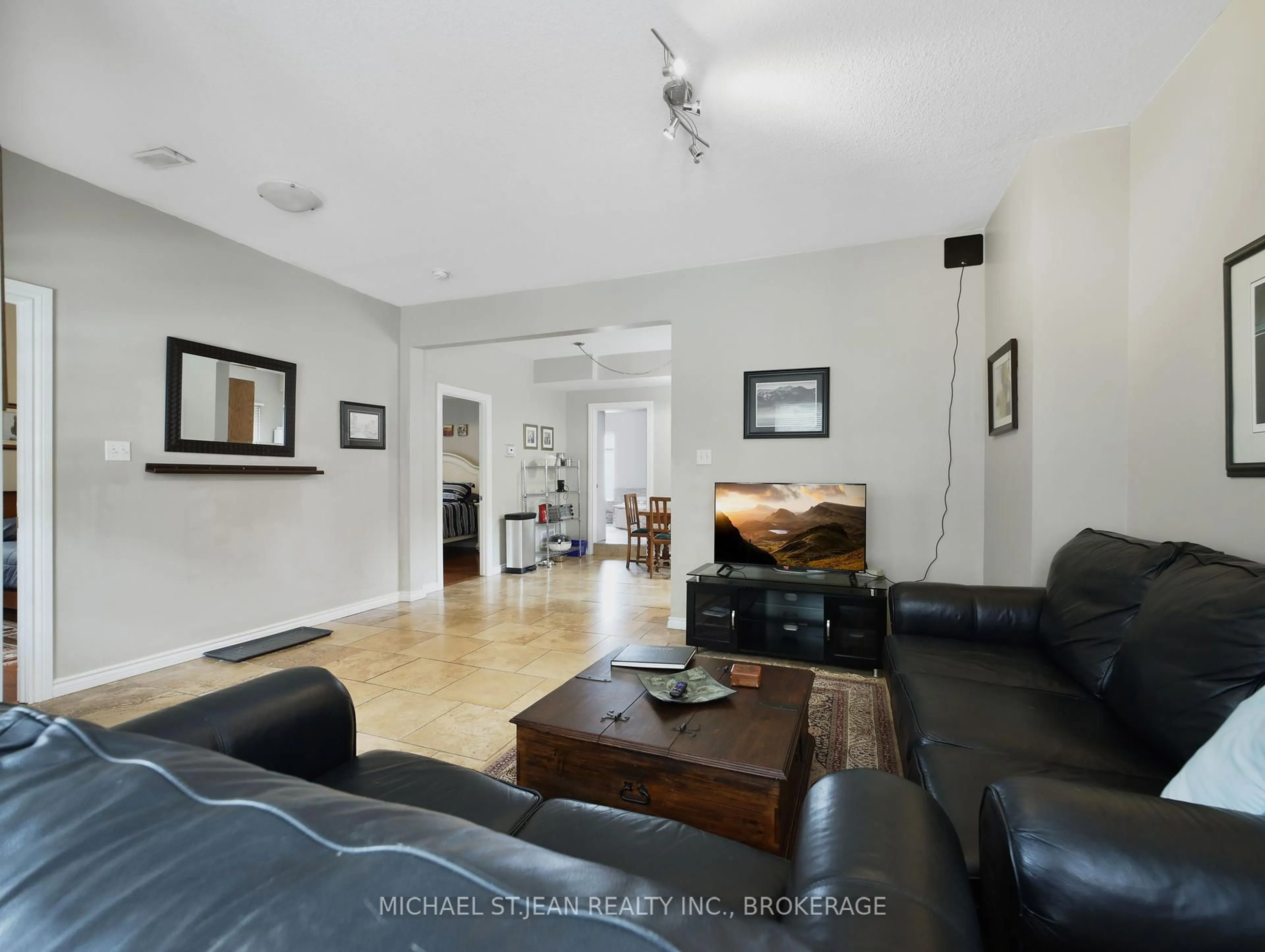 Living room with furniture, unknown for 21 Foster St, Hamilton Ontario L8N 1Z7