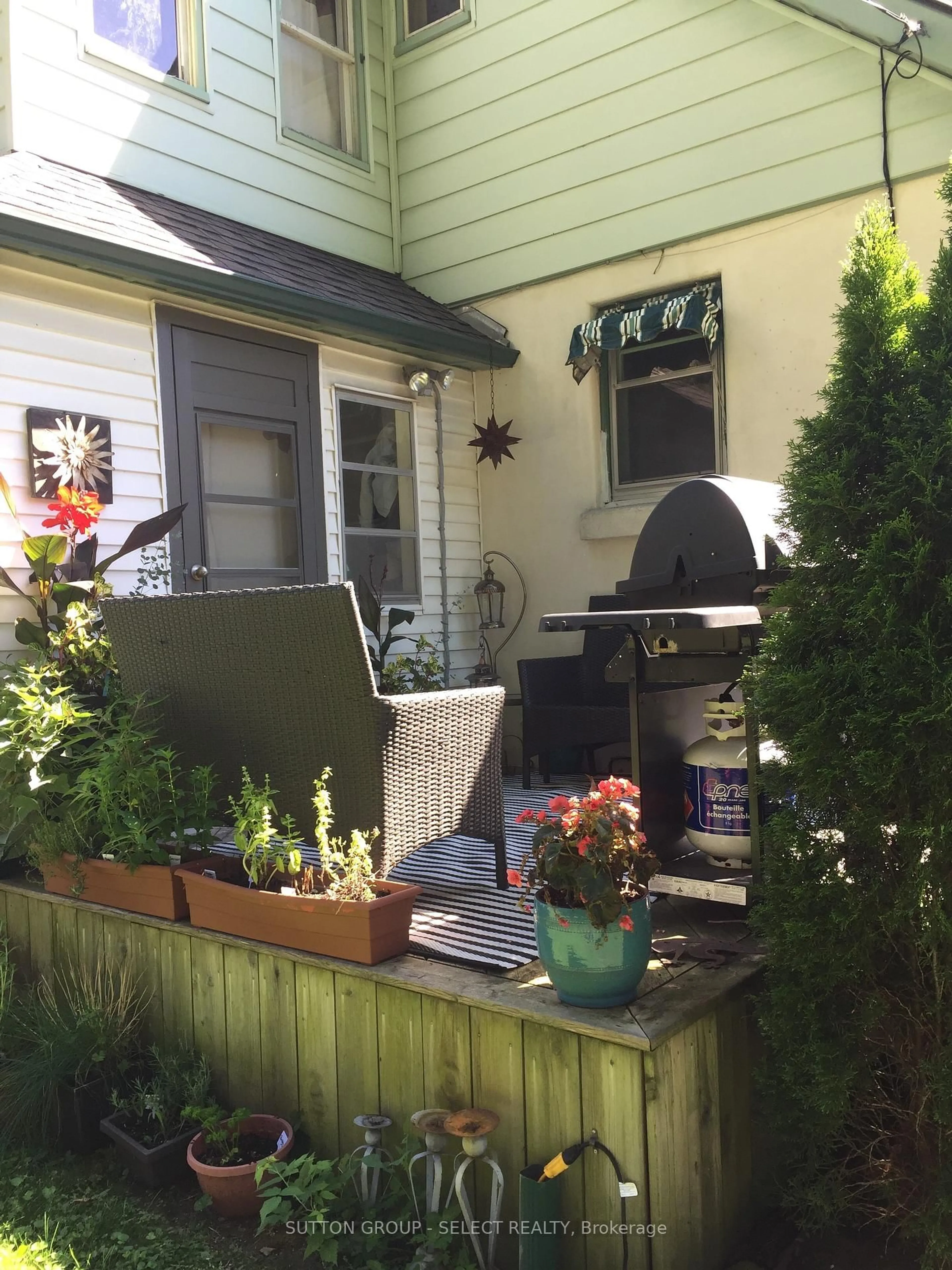 Patio, street for 369 BOLER Rd, London South Ontario N6K 2K6