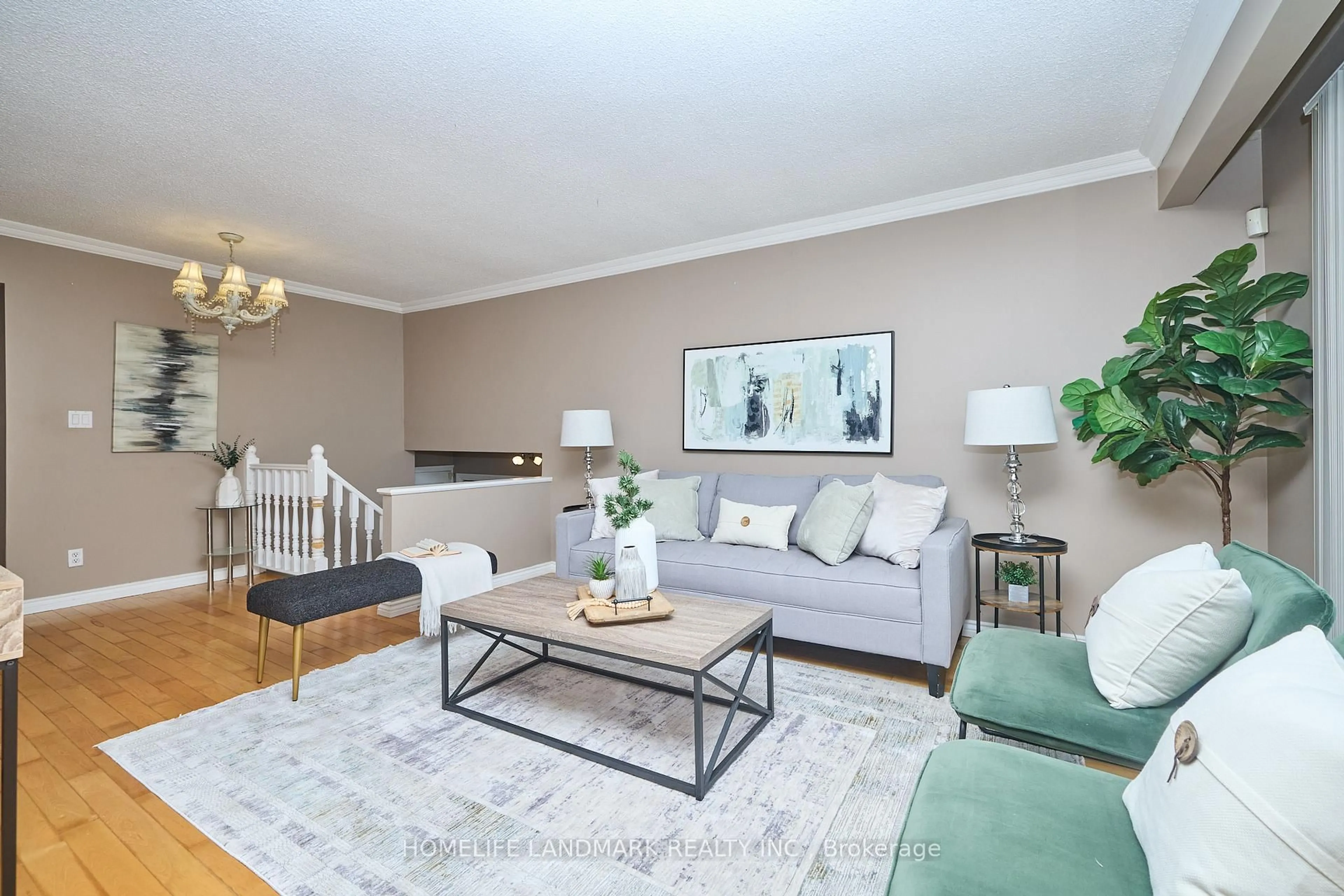 Living room with furniture, unknown for 38 Dunvegan Rd, St. Catharines Ontario L2P 1H6