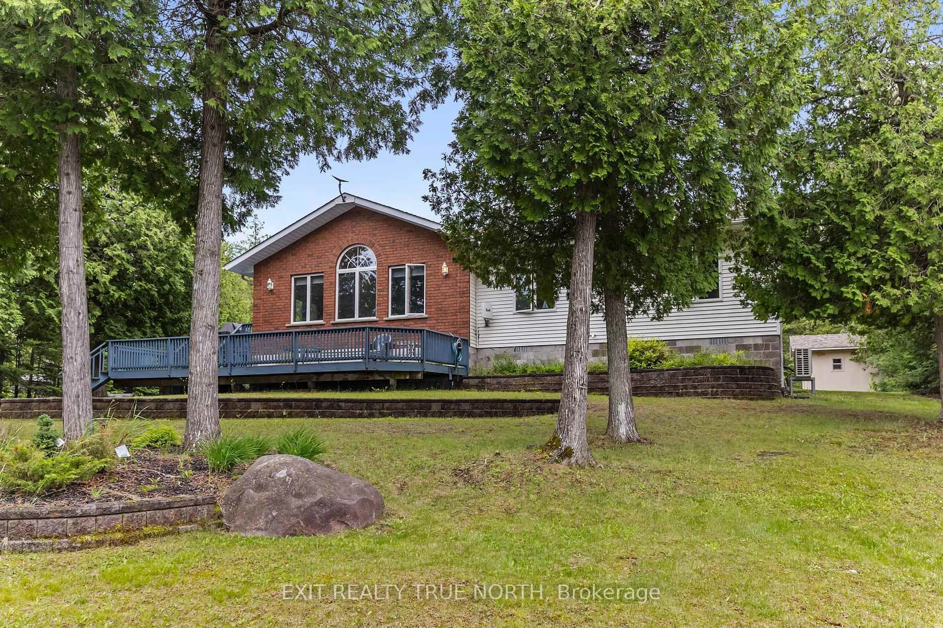 A pic from outside/outdoor area/front of a property/back of a property/a pic from drone, unknown for 3804 Hamilton Dr, Hilton Ontario P0R 1G0