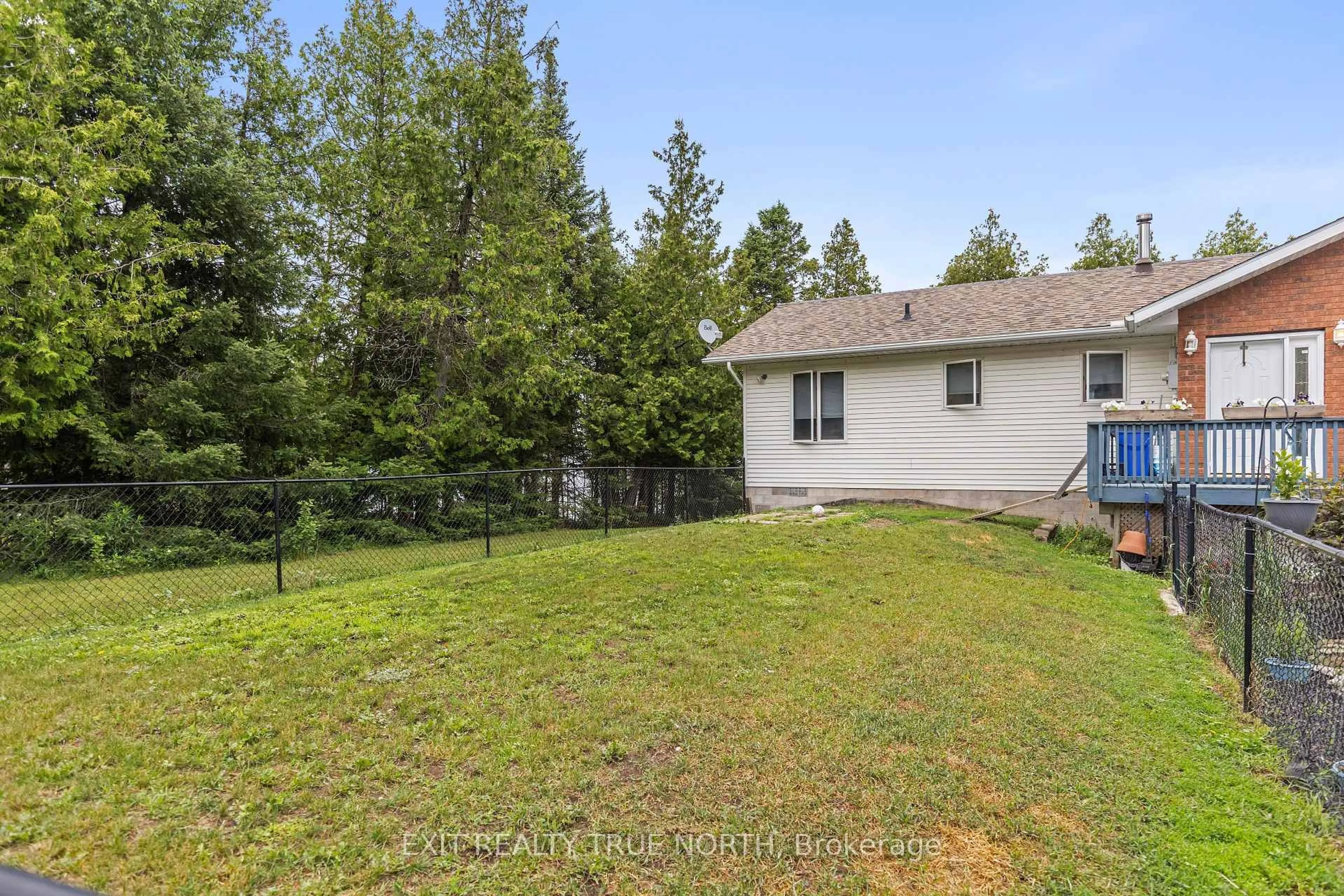 A pic from outside/outdoor area/front of a property/back of a property/a pic from drone, forest/trees view for 3804 Hamilton Dr, Hilton Ontario P0R 1G0