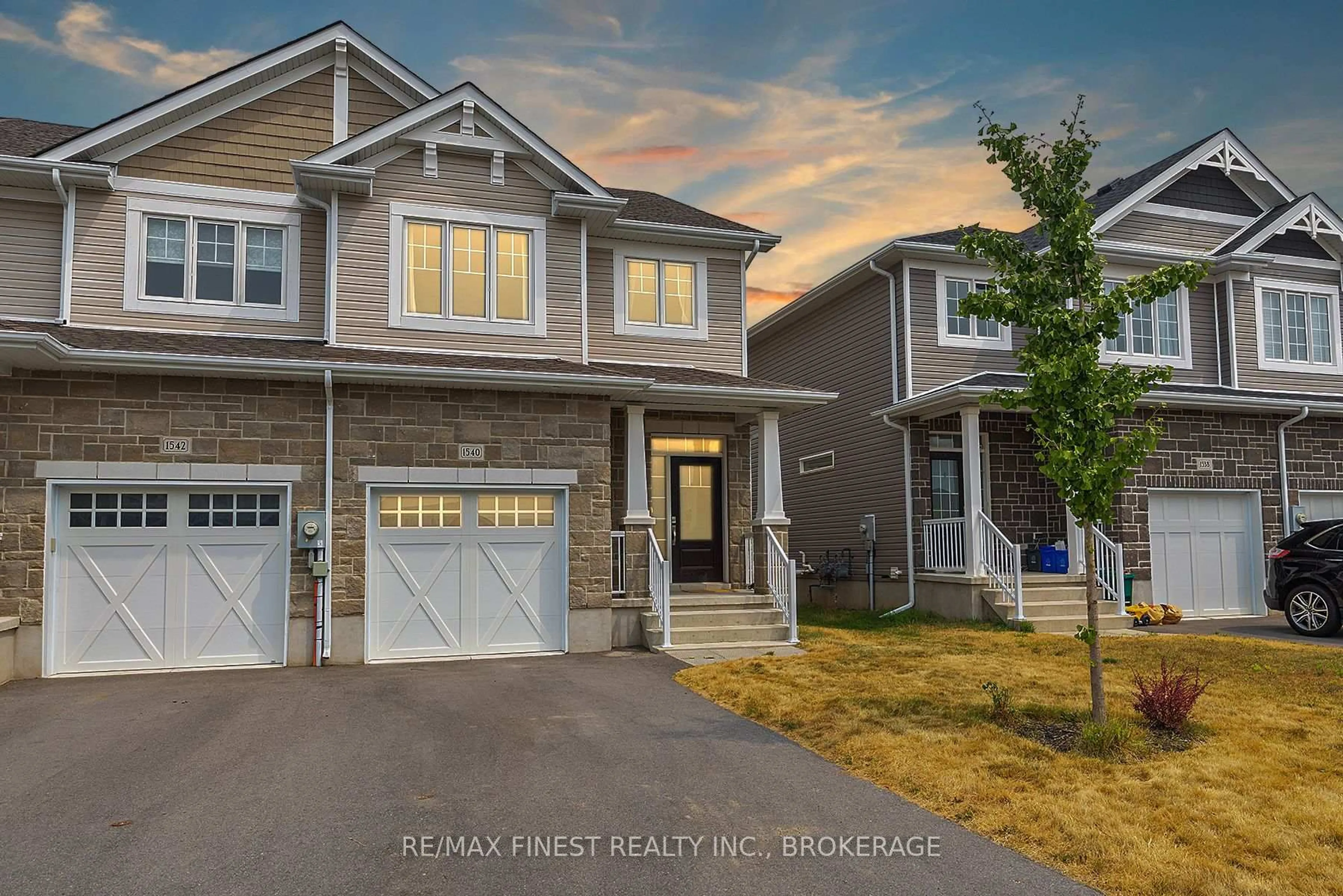 Home with vinyl exterior material, street for 1540 Davenport Cres, Kingston Ontario K7P 0M6