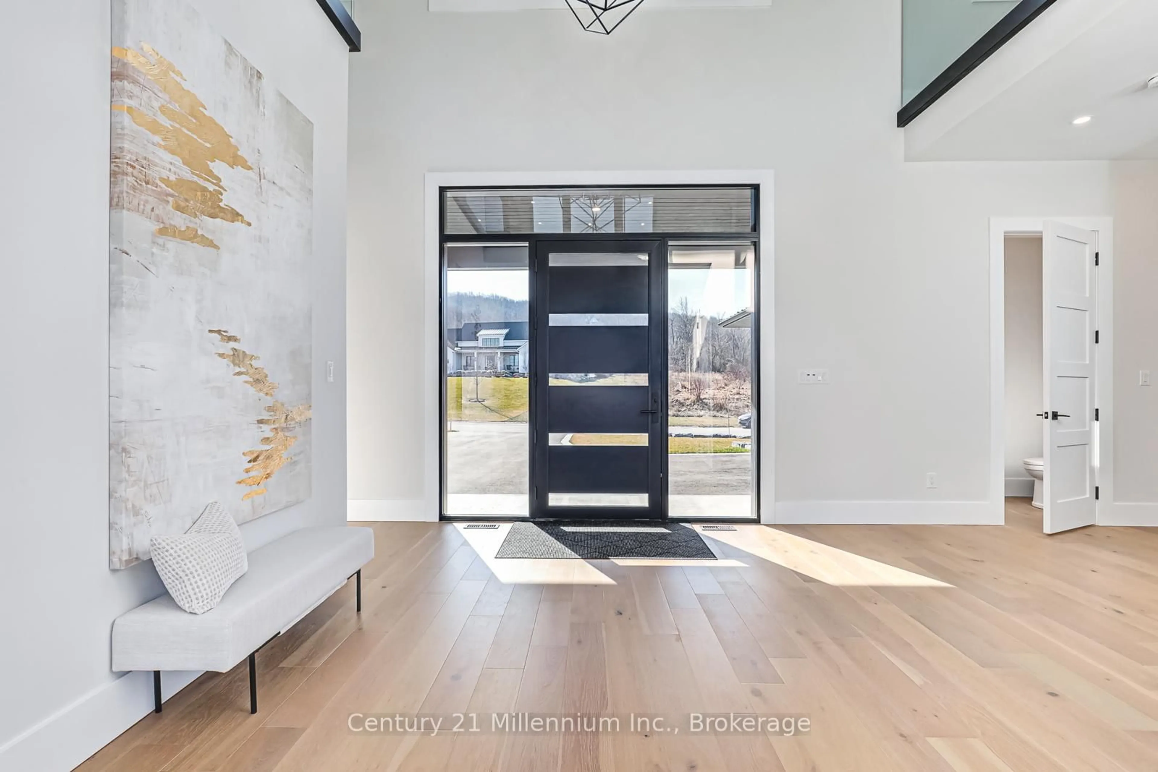 Indoor entryway for 113 George Mcrae Rd, Blue Mountains Ontario N0H 1J0