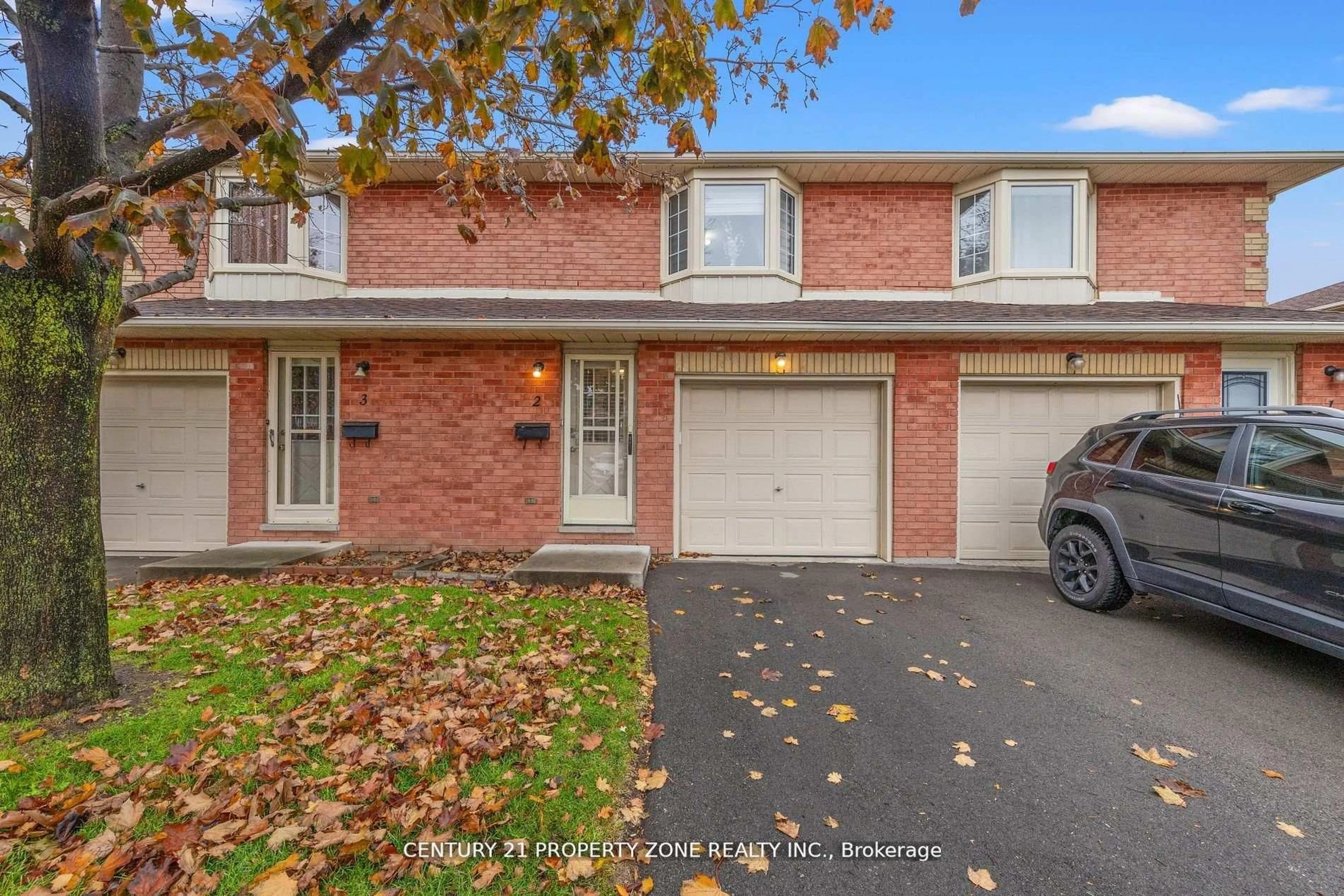 Home with brick exterior material, street for 280 Limeridge Rd #2, Hamilton Ontario L9A 2S7