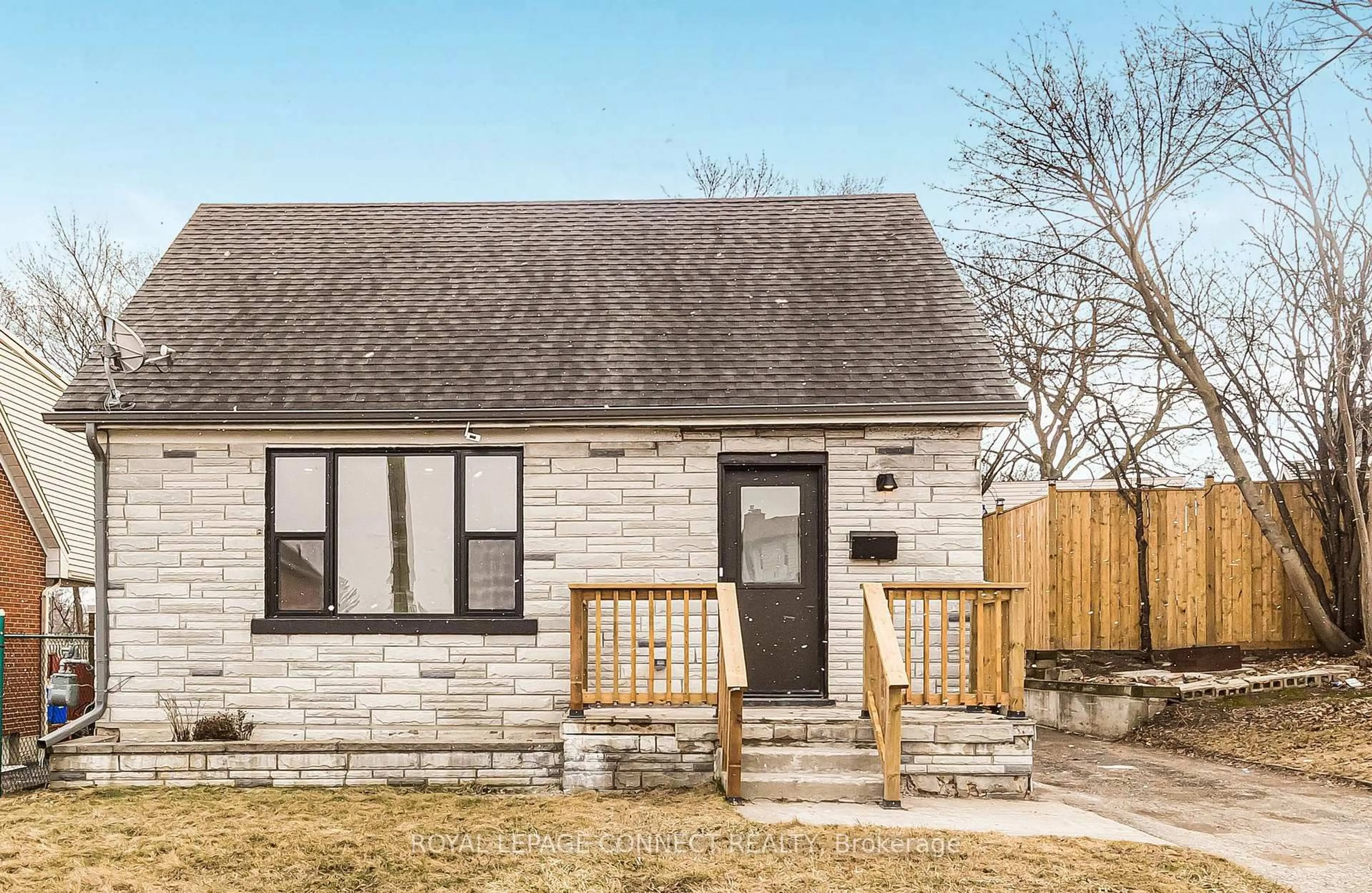 Home with brick exterior material, street for 761 Guelph St, Kitchener Ontario N2H 5Z2
