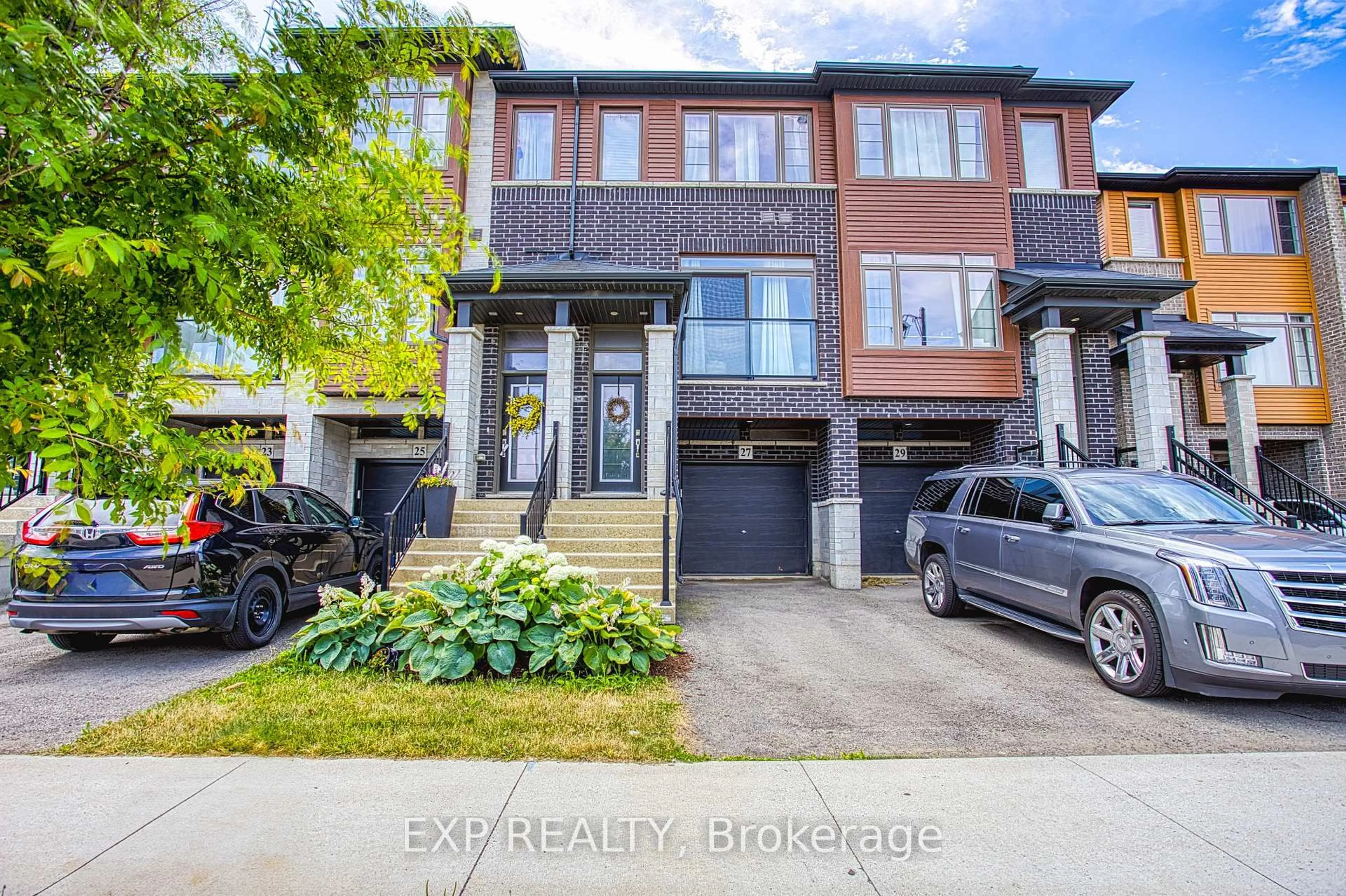 Unknown for 27 Soho St, Hamilton Ontario L8J 0L4