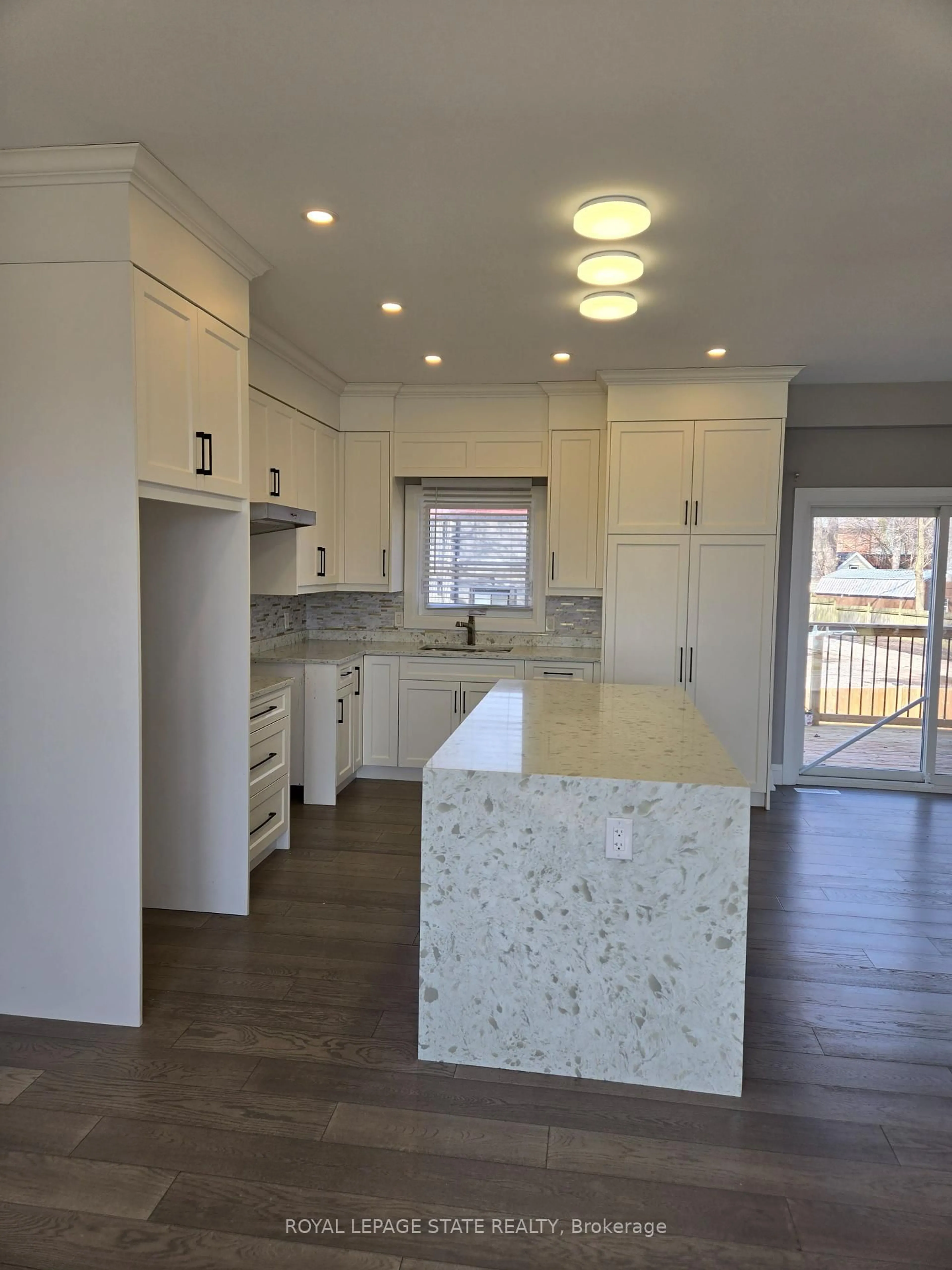 Open concept kitchen, unknown for 41 Amelia St, Port Colborne Ontario L3K 2K8