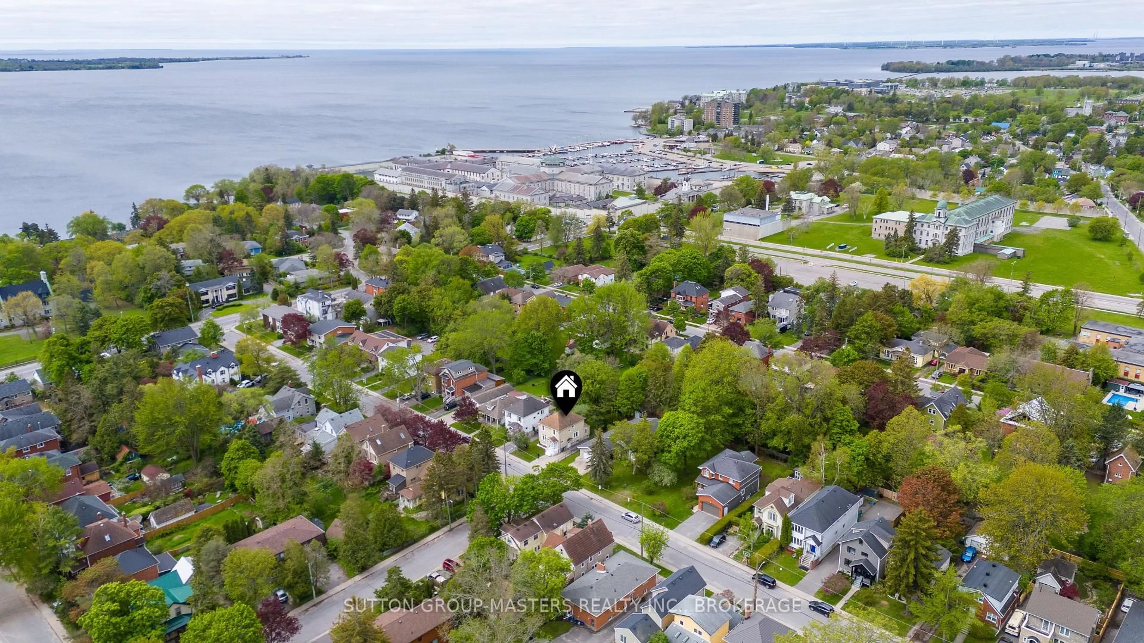 A pic from outside/outdoor area/front of a property/back of a property/a pic from drone, water/lake/river/ocean view for 52 Pembroke St, Kingston Ontario K7L 4N4