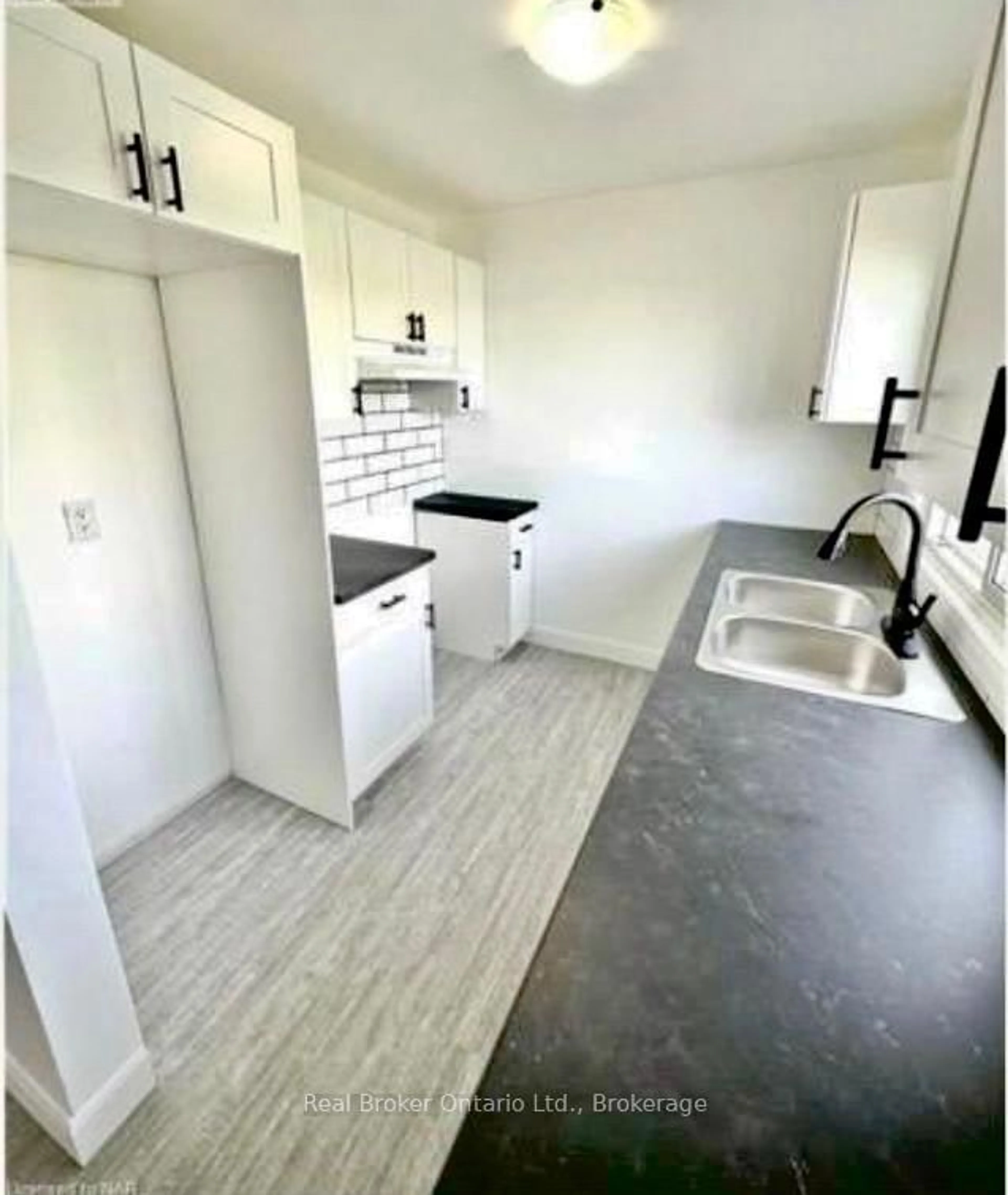Standard kitchen, unknown for 71 Hagey Ave #1, Fort Erie Ontario L2A 1W5
