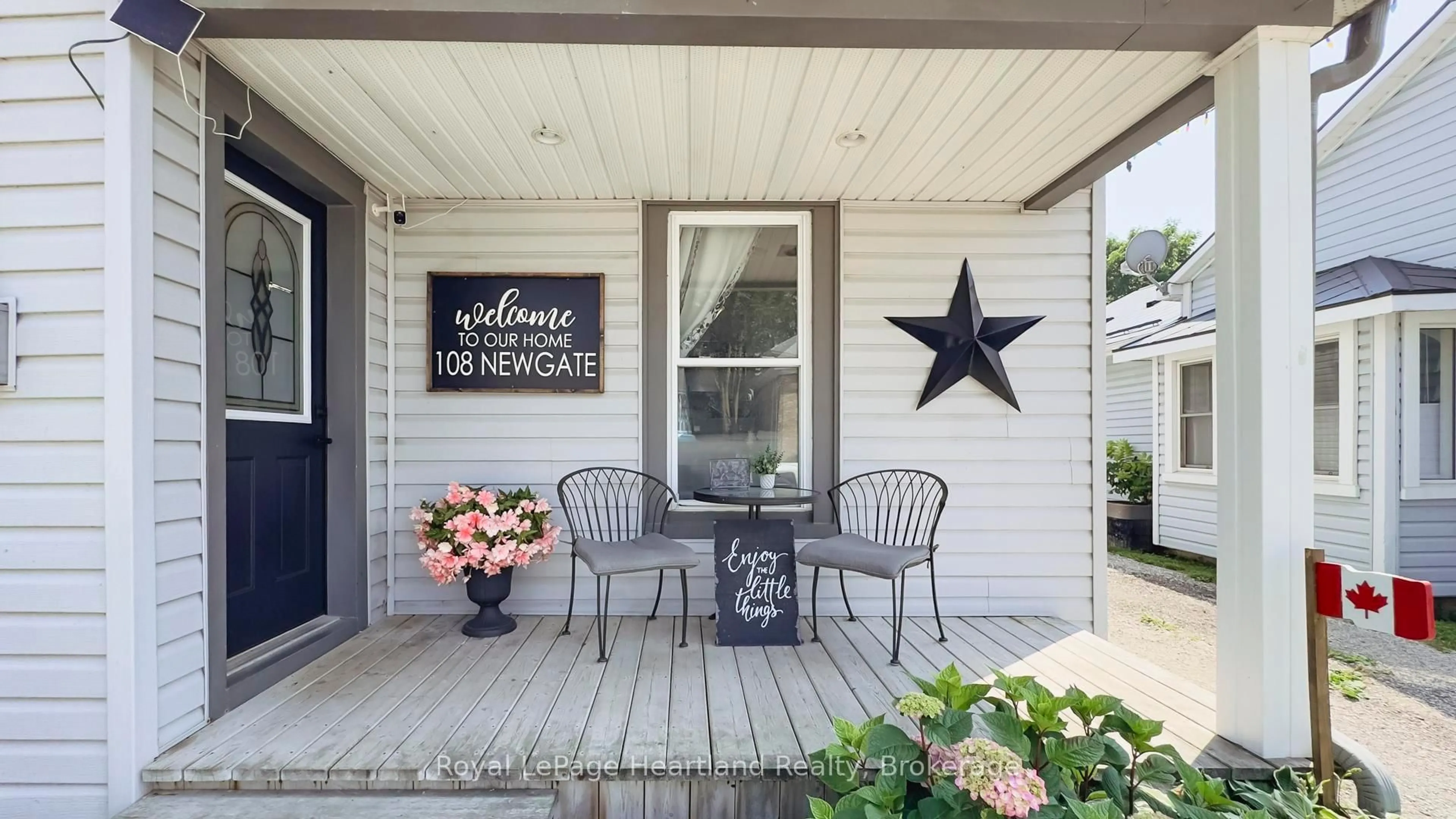 Indoor entryway for 108 Newgate St, Goderich Ontario N7A 1P4